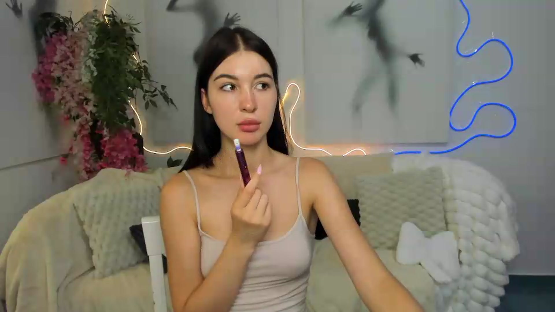Gallery image thumbnail from GraceBennet's myfreecams stream on, 07/22/2026, 10:56 image 20 of 20