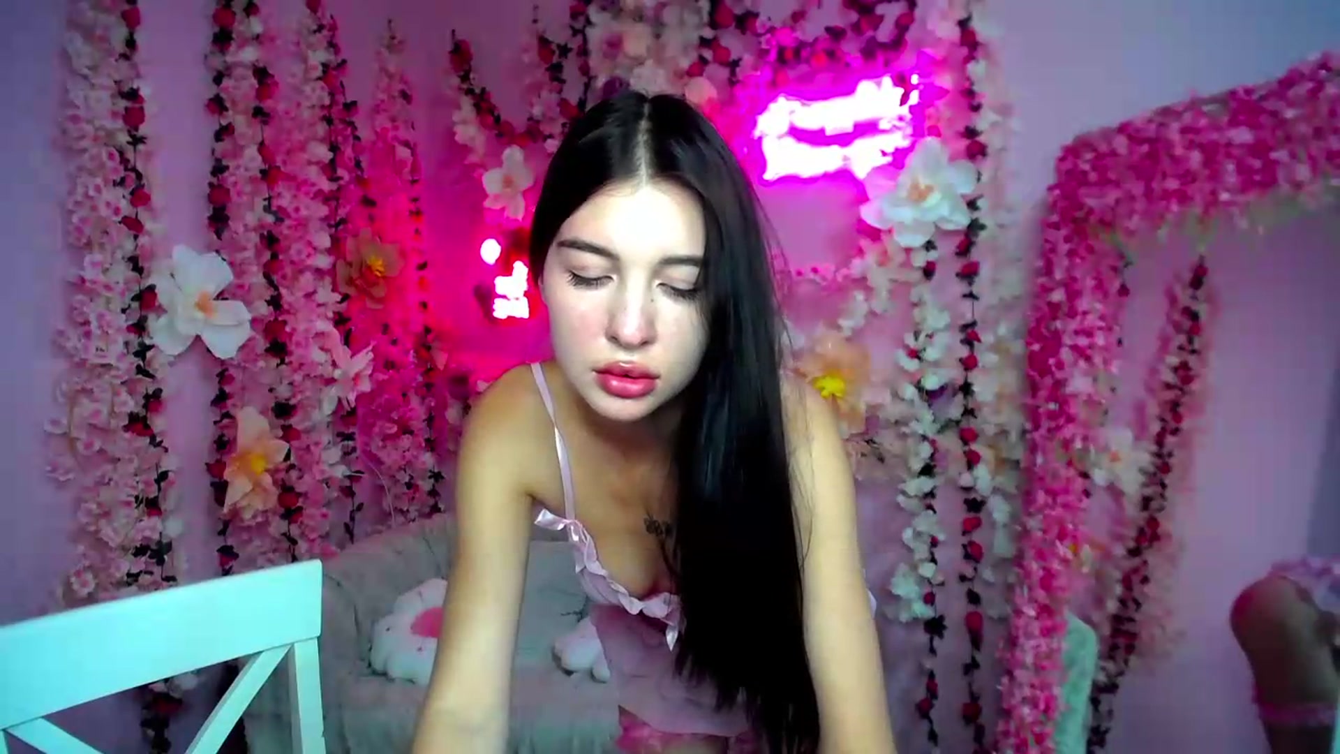 Gallery image thumbnail from GraceBennet's myfreecams stream on, 07/30/2026, 11:01 image 19 of 20