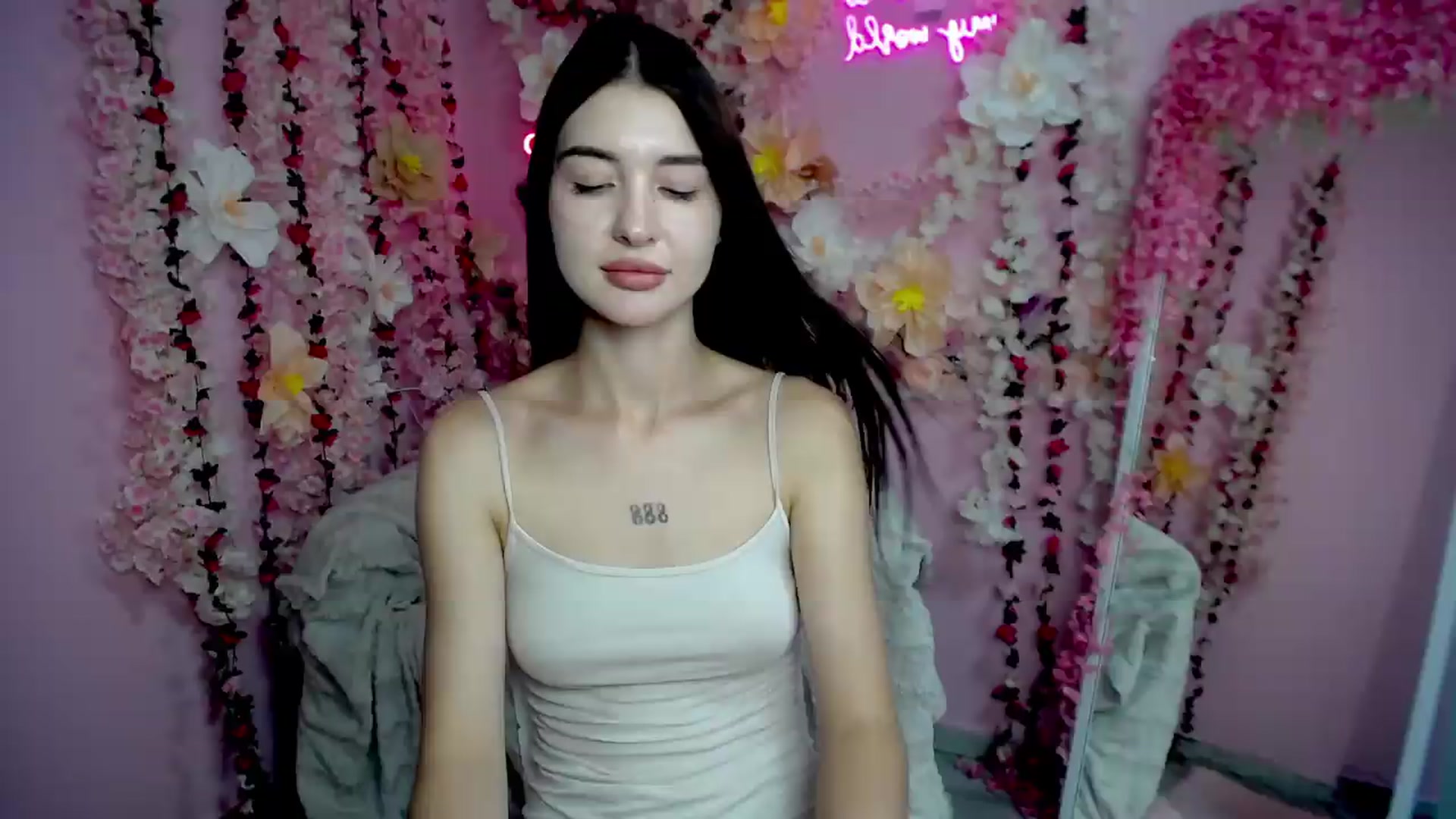 Gallery image thumbnail from GraceBennet's myfreecams stream on, 08/11/2026, 08:33 image 7 of 20