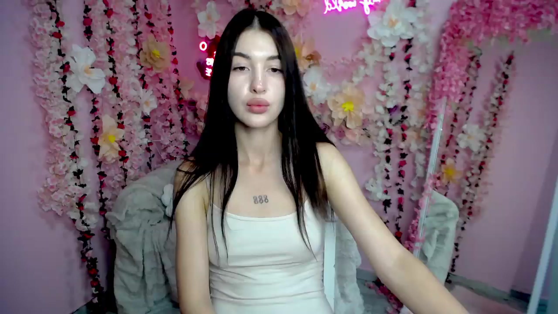 Gallery image thumbnail from GraceBennet's myfreecams stream on, 08/11/2026, 09:43 image 4 of 20