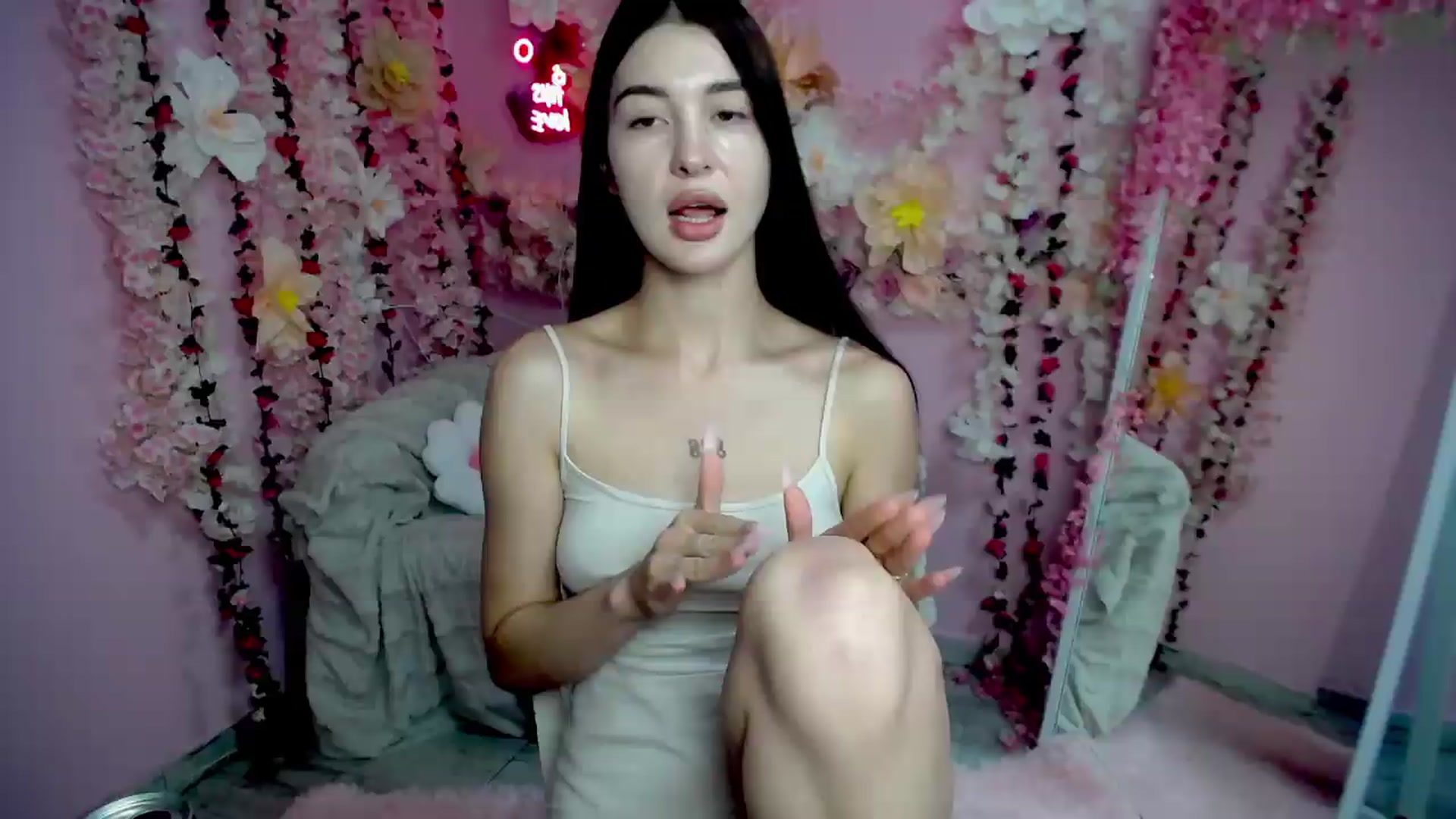 Gallery image thumbnail from GraceBennet's myfreecams stream on, 08/11/2026, 11:00 image 9 of 20