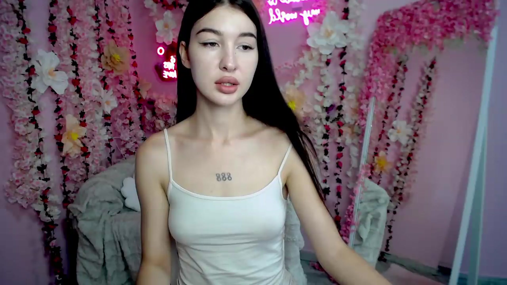 Gallery image thumbnail from GraceBennet's myfreecams stream on, 08/12/2026, 08:26 image 16 of 20