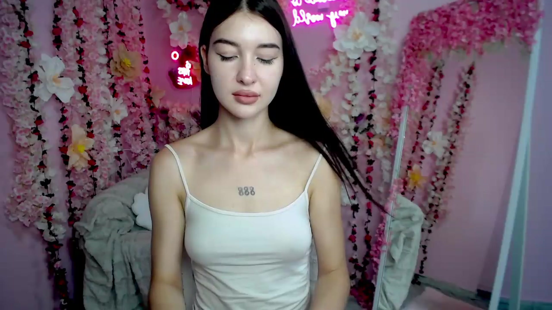Gallery image thumbnail from GraceBennet's myfreecams stream on, 08/12/2026, 08:26 image 14 of 20