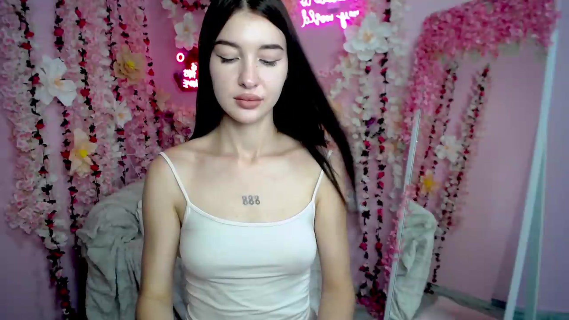 Gallery image thumbnail from GraceBennet's myfreecams stream on, 08/12/2026, 08:26 image 11 of 20