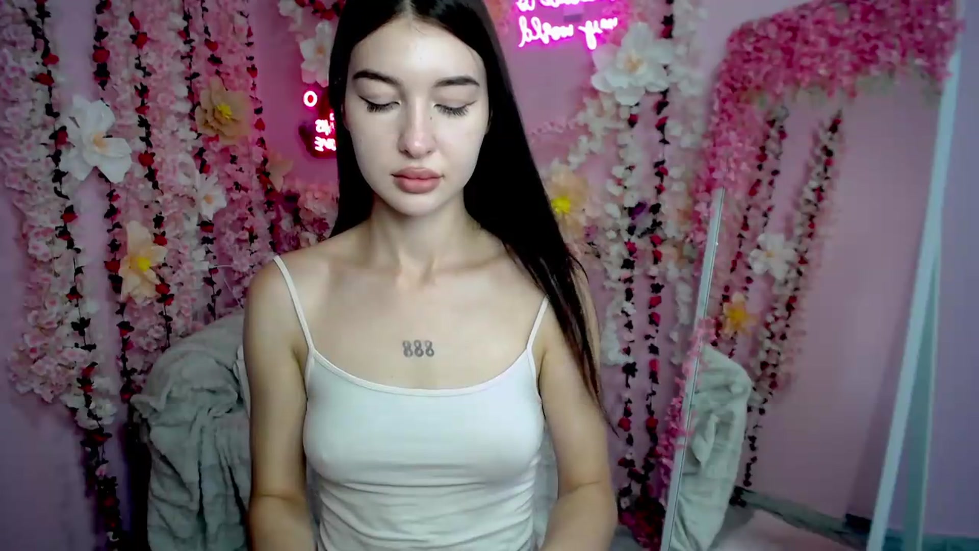 Gallery image thumbnail from GraceBennet's myfreecams stream on, 08/12/2026, 08:26 image 9 of 20