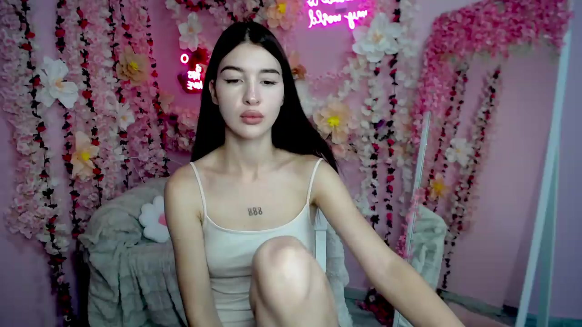 Gallery image thumbnail from GraceBennet's myfreecams stream on, 08/12/2026, 08:26 image 17 of 20