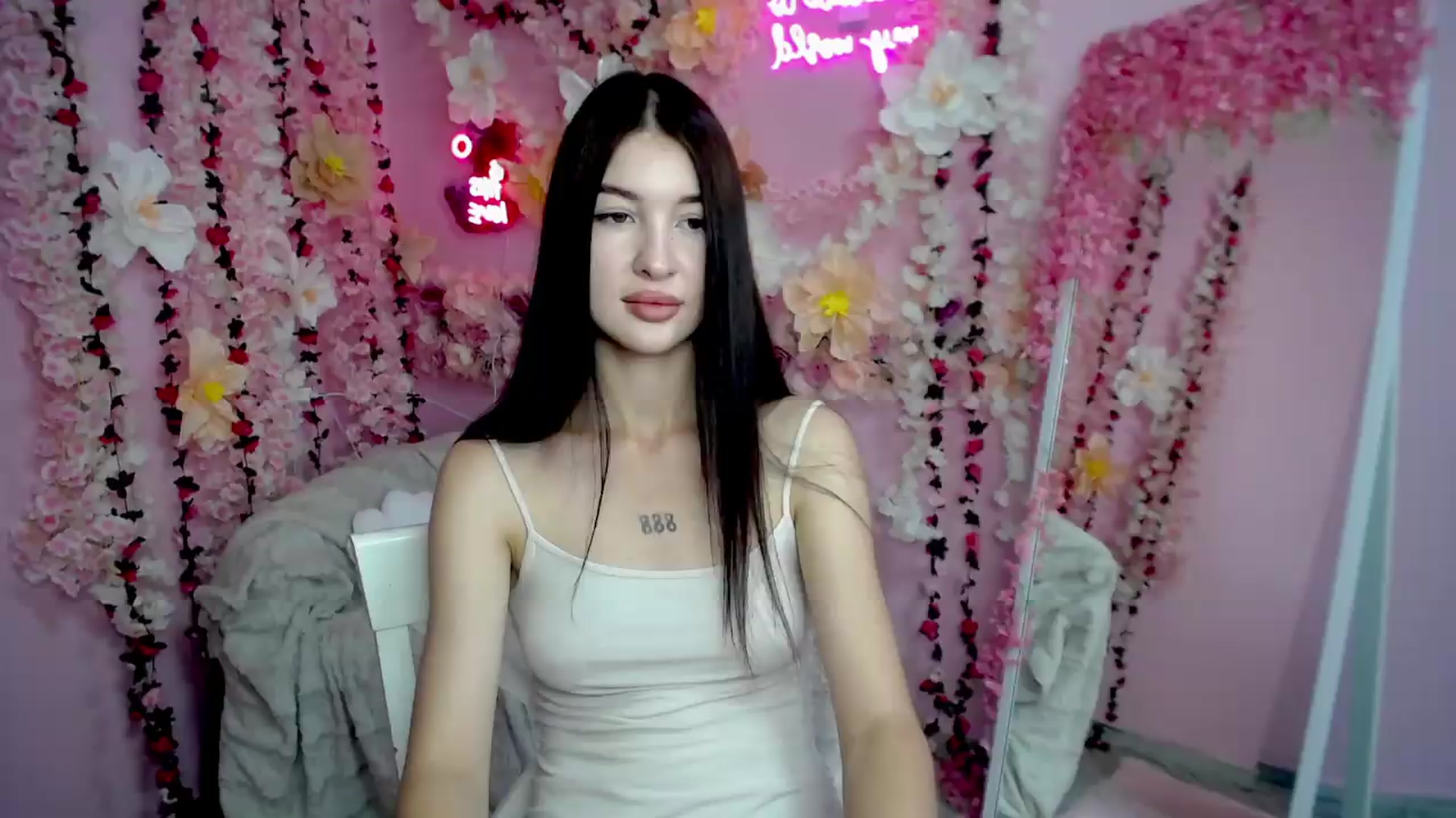 Gallery image thumbnail from GraceBennet's myfreecams stream on, 08/12/2026, 08:26 image 2 of 20