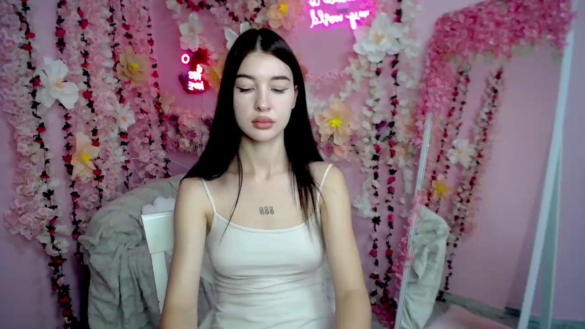 Gallery image thumbnail from GraceBennet's myfreecams stream on, 08/12/2026, 08:26 image 4 of 20