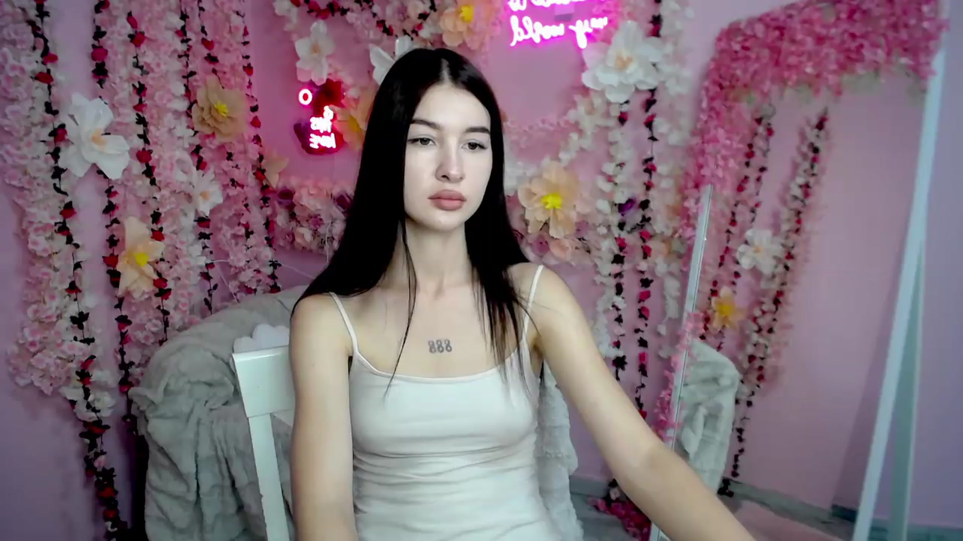 Gallery image thumbnail from GraceBennet's myfreecams stream on, 08/12/2026, 08:26 image 5 of 20