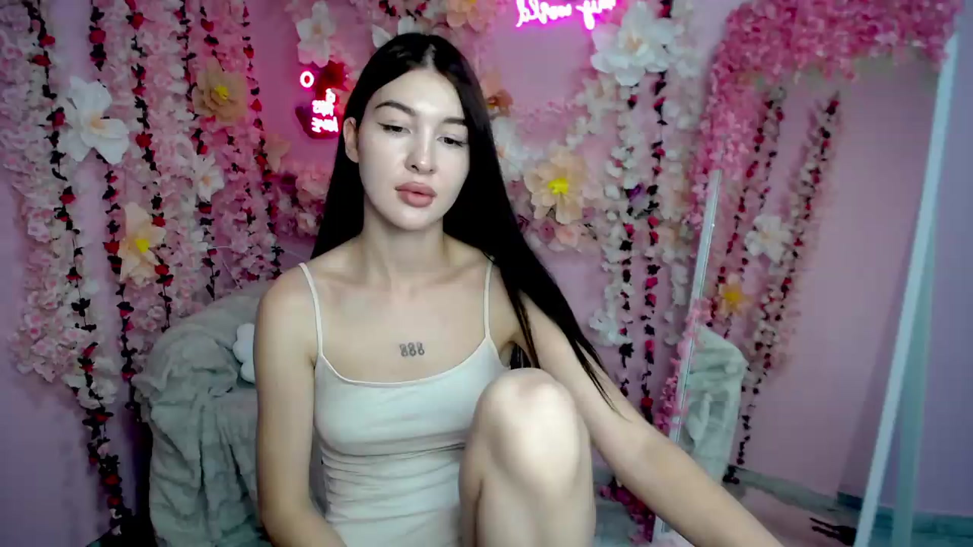 Gallery image thumbnail from GraceBennet's myfreecams stream on, 08/12/2026, 11:00 image 3 of 20