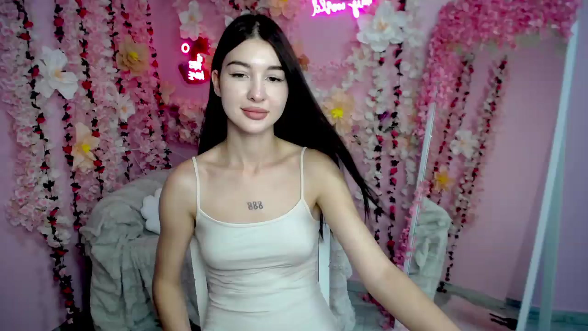 Gallery image thumbnail from GraceBennet's myfreecams stream on, 08/12/2026, 11:00 image 2 of 20