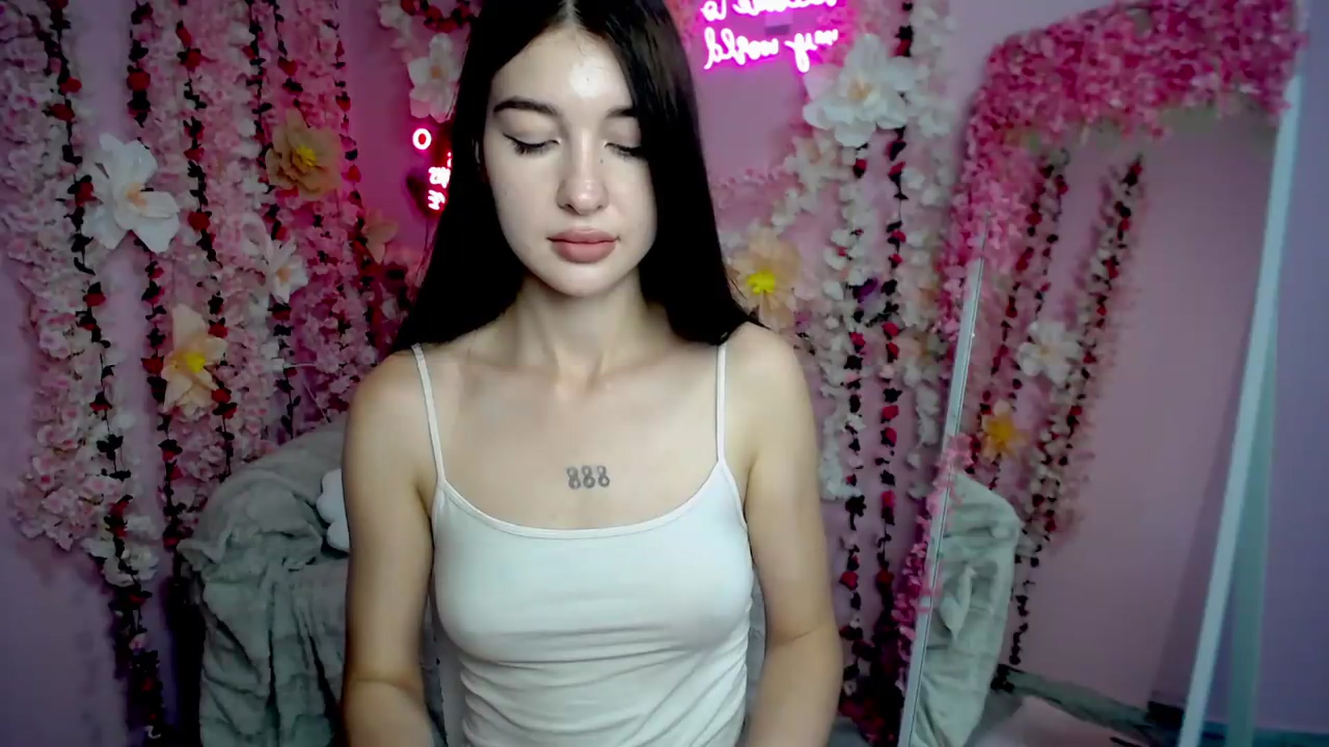 Gallery image thumbnail from GraceBennet's myfreecams stream on, 08/12/2026, 11:00 image 14 of 20