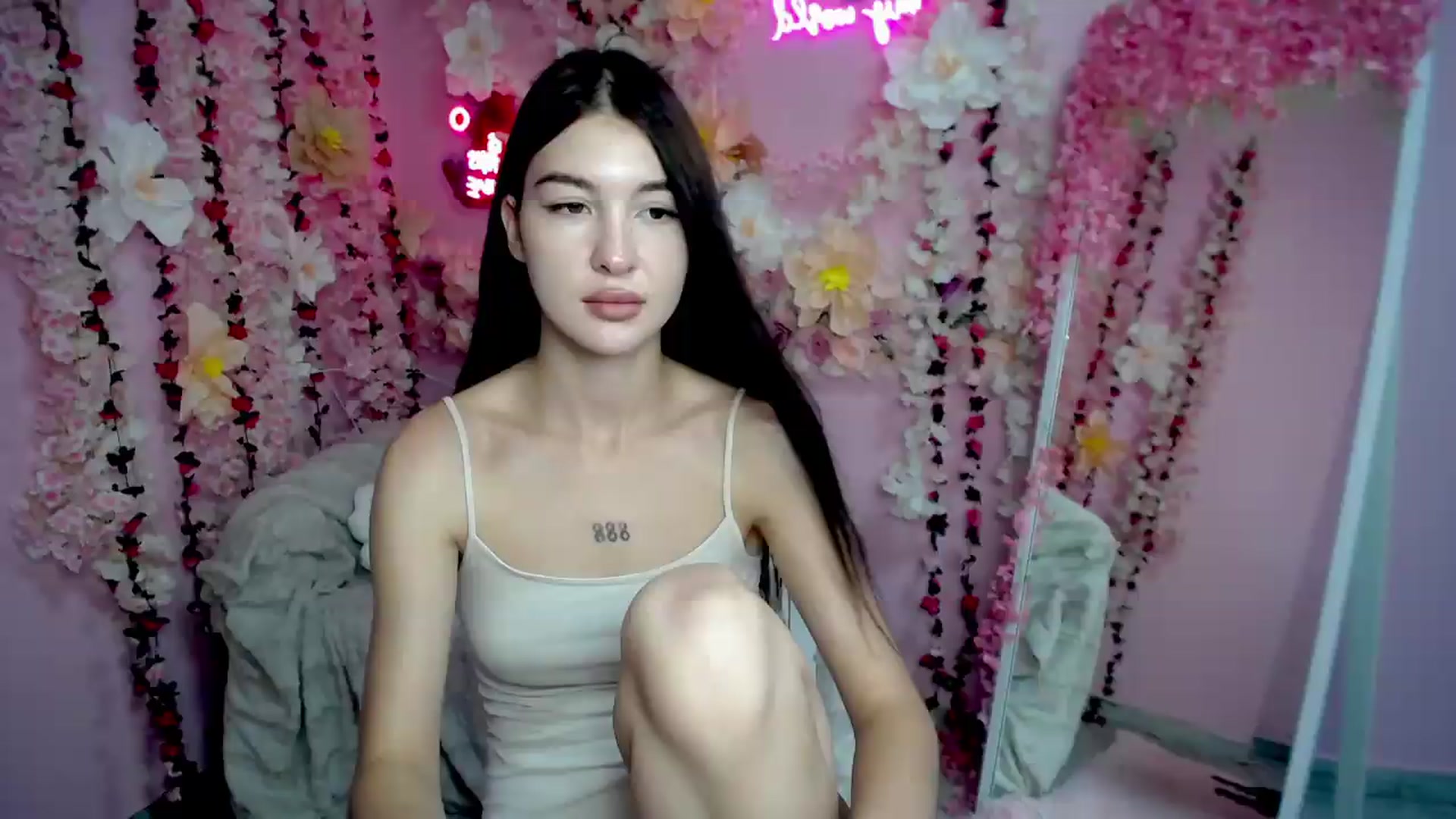 Gallery image thumbnail from GraceBennet's myfreecams stream on, 08/12/2026, 11:00 image 5 of 20