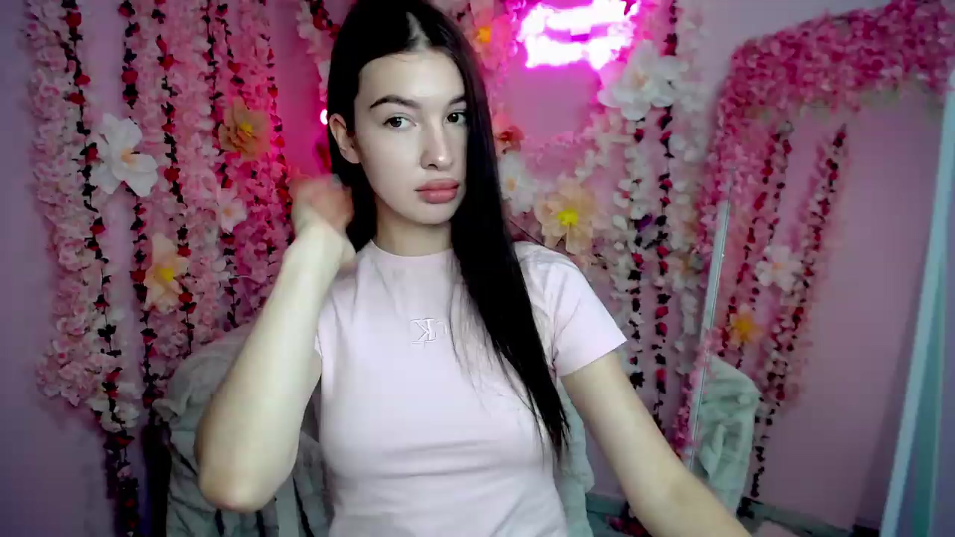 Gallery image thumbnail from GraceBennet's myfreecams stream on, 08/13/2026, 08:21 image 18 of 20