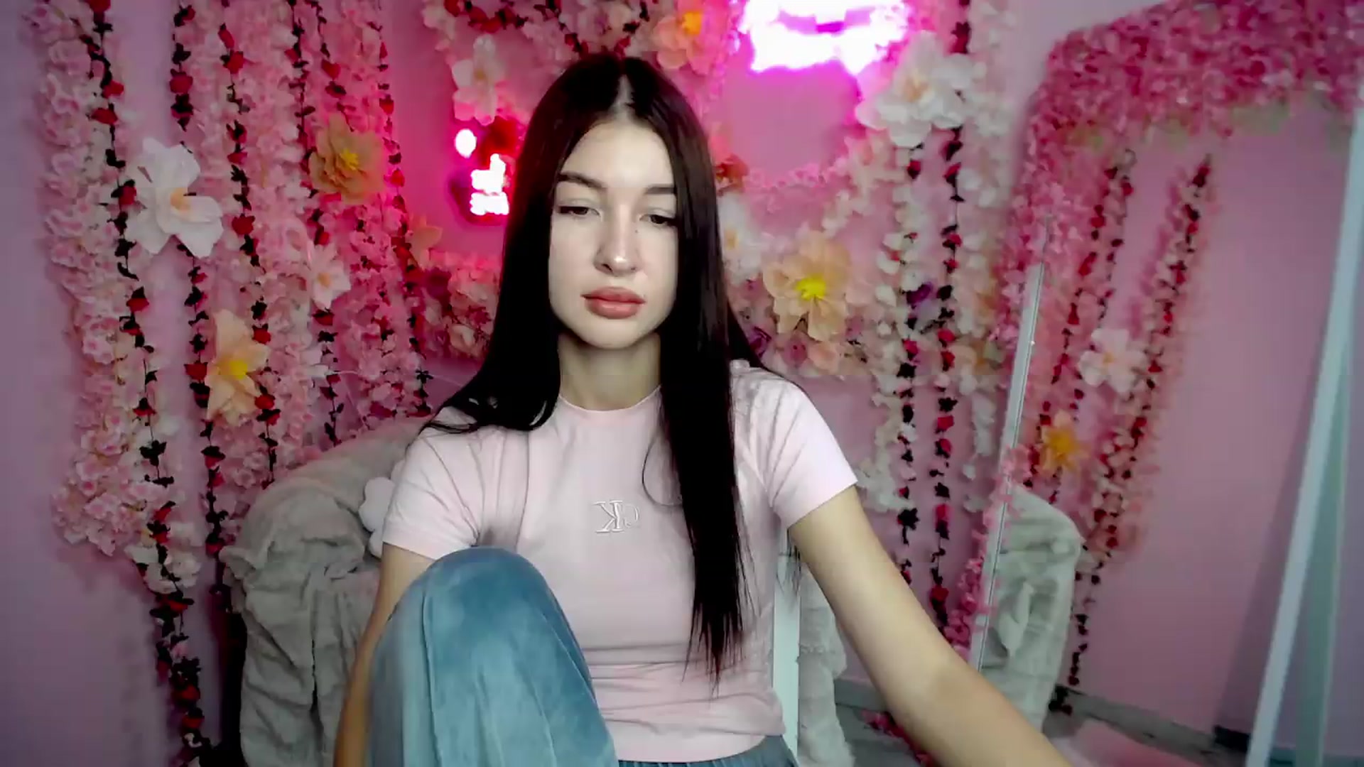 Gallery image thumbnail from GraceBennet's myfreecams stream on, 08/13/2026, 08:21 image 14 of 20