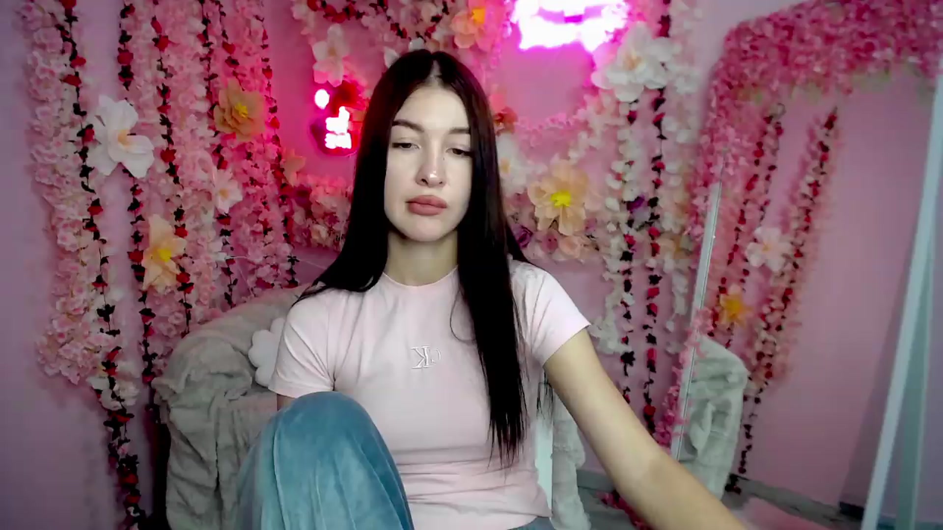 Gallery image thumbnail from GraceBennet's myfreecams stream on, 08/13/2026, 08:21 image 11 of 20