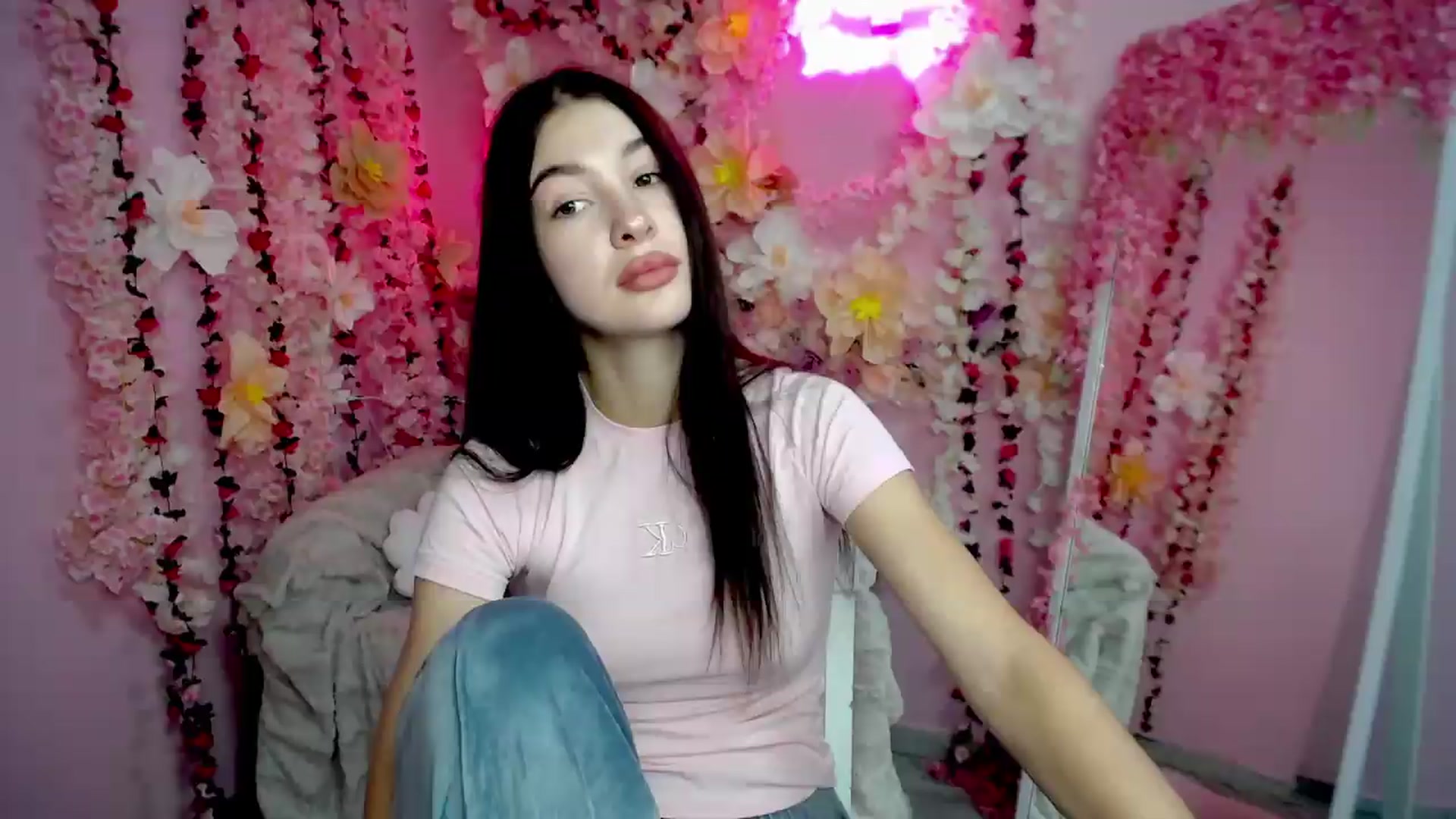 Gallery image thumbnail from GraceBennet's myfreecams stream on, 08/13/2026, 08:21 image 15 of 20