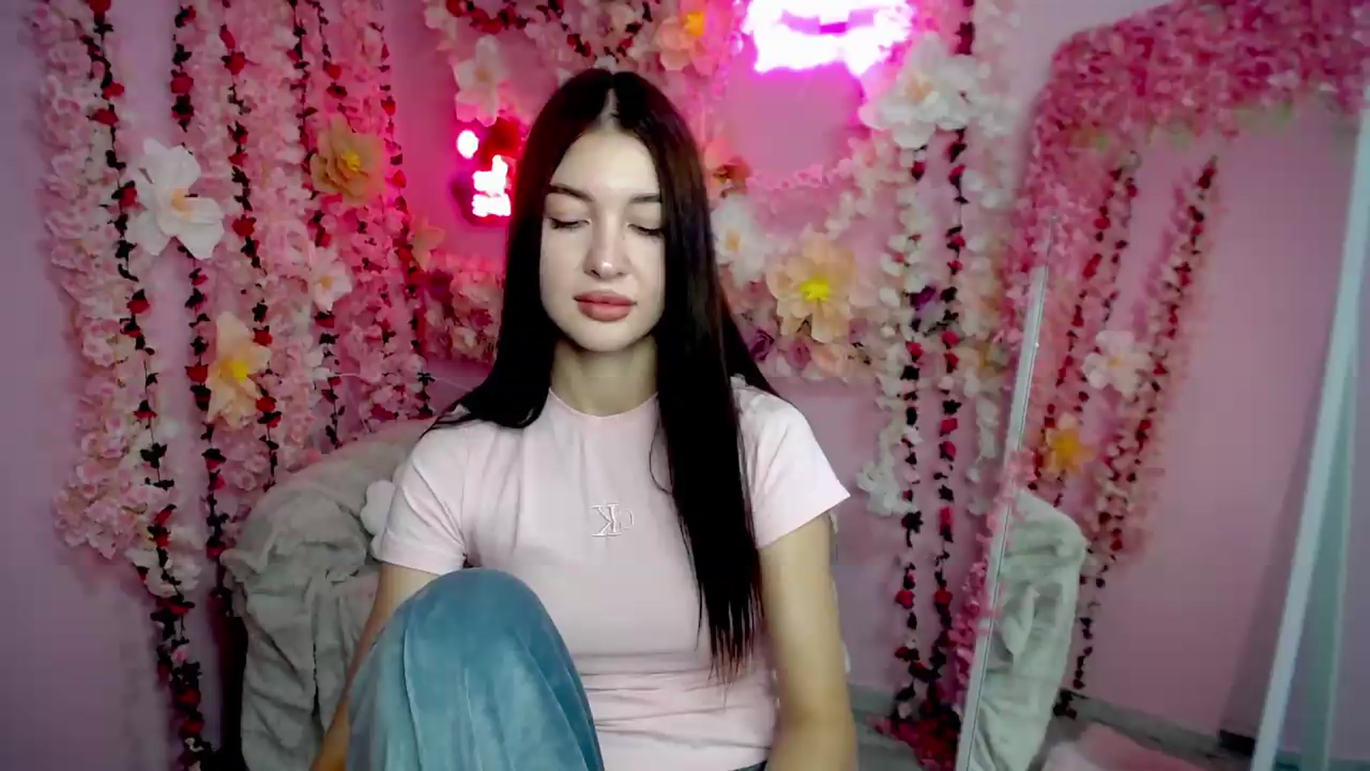 Gallery image thumbnail from GraceBennet's myfreecams stream on, 08/13/2026, 08:21 image 10 of 20