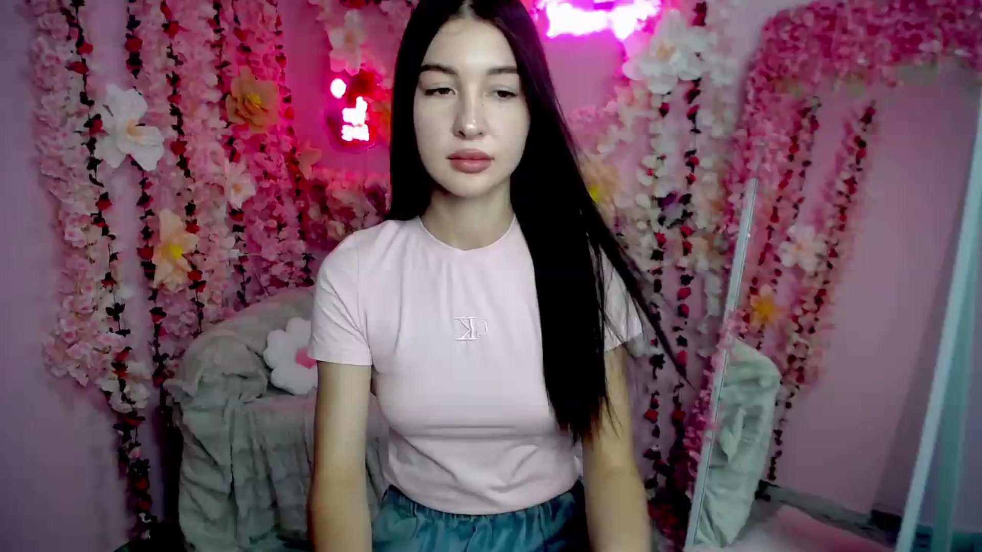 Gallery image thumbnail from GraceBennet's myfreecams stream on, 08/13/2026, 09:22 image 1 of 20