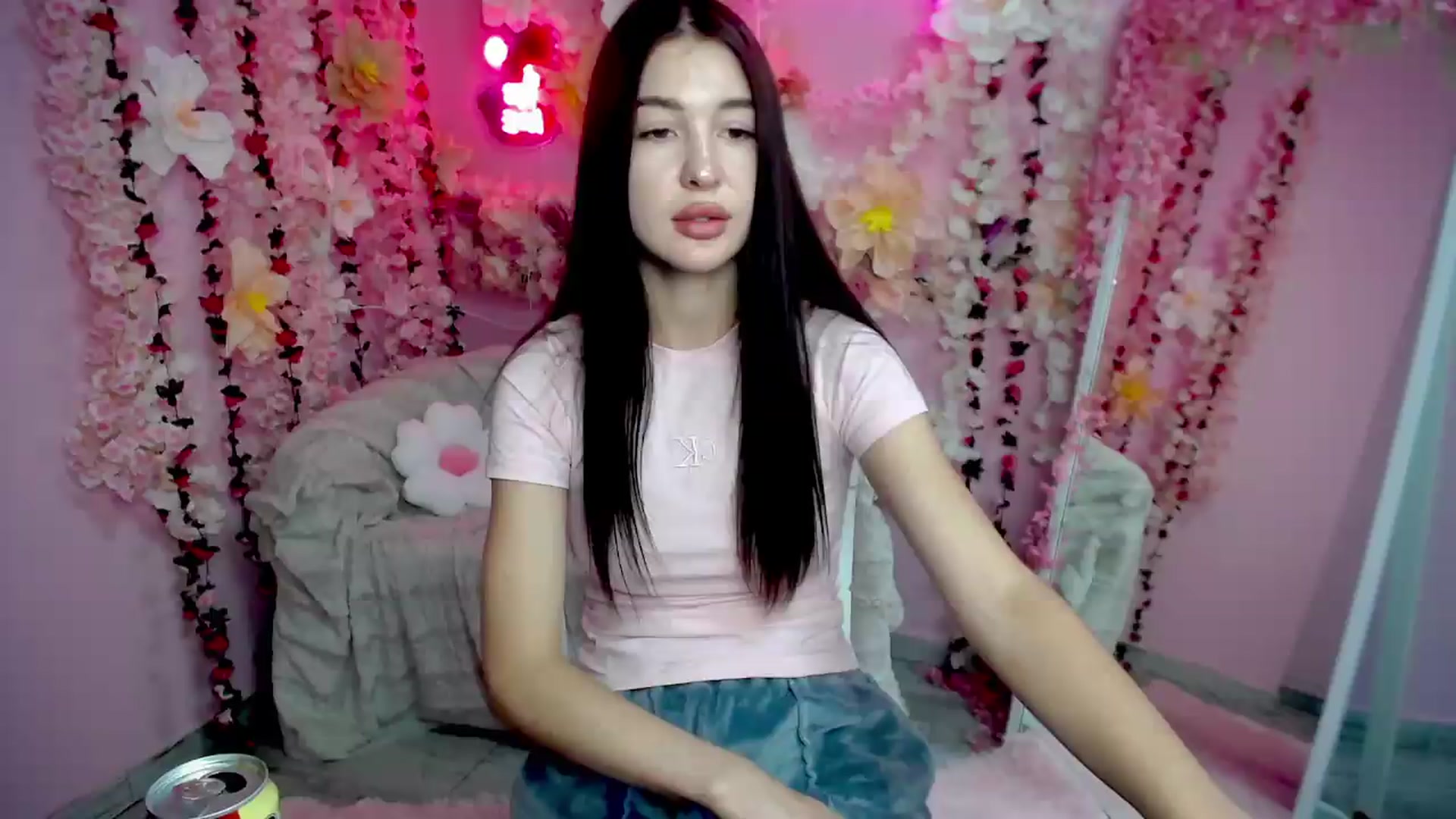 Gallery image thumbnail from GraceBennet's myfreecams stream on, 08/13/2026, 10:57 image 14 of 20