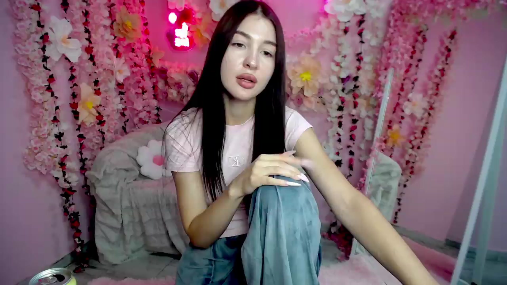 Gallery image thumbnail from GraceBennet's myfreecams stream on, 08/13/2026, 10:57 image 12 of 20