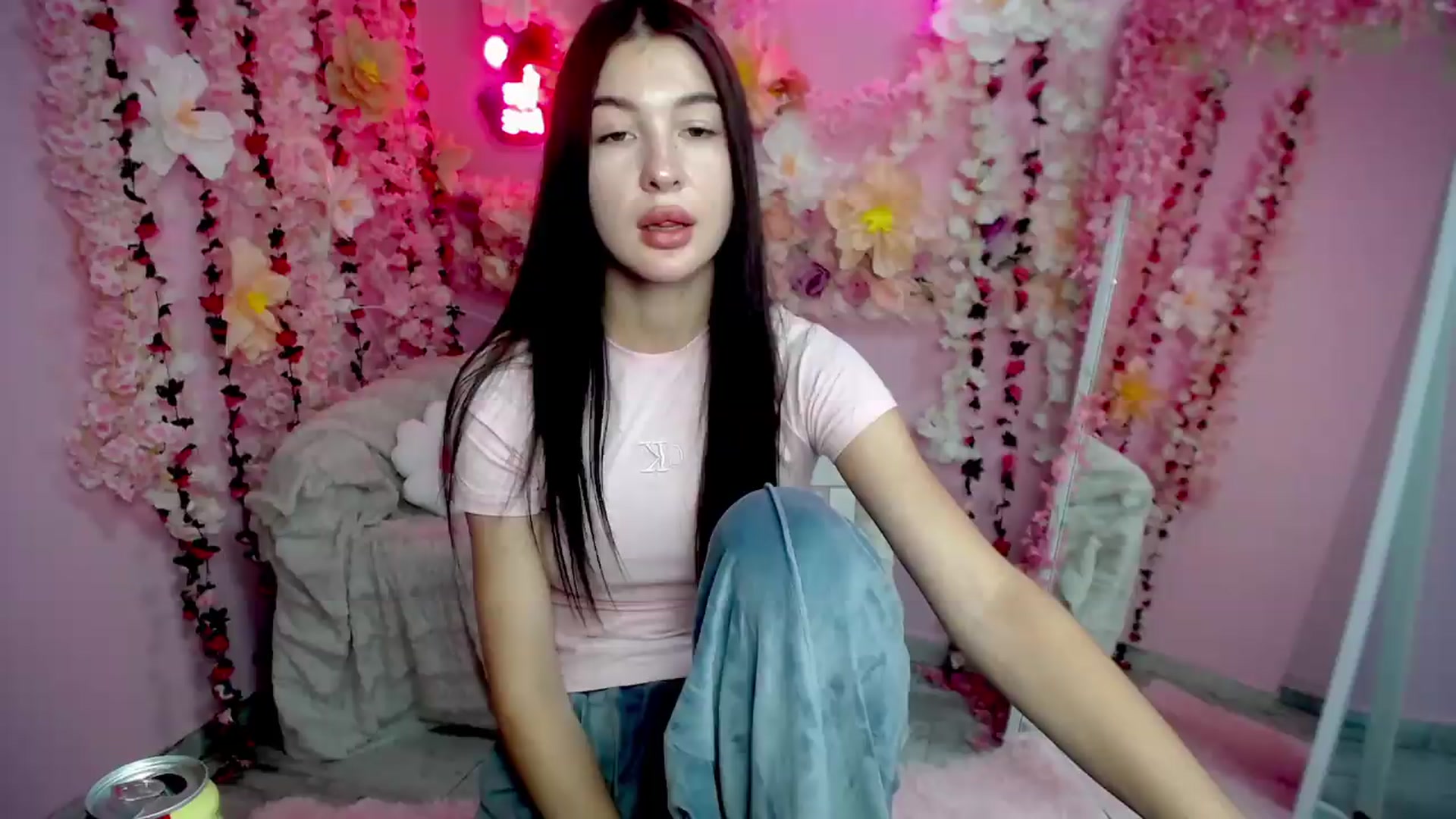 Gallery image thumbnail from GraceBennet's myfreecams stream on, 08/13/2026, 10:57 image 3 of 20