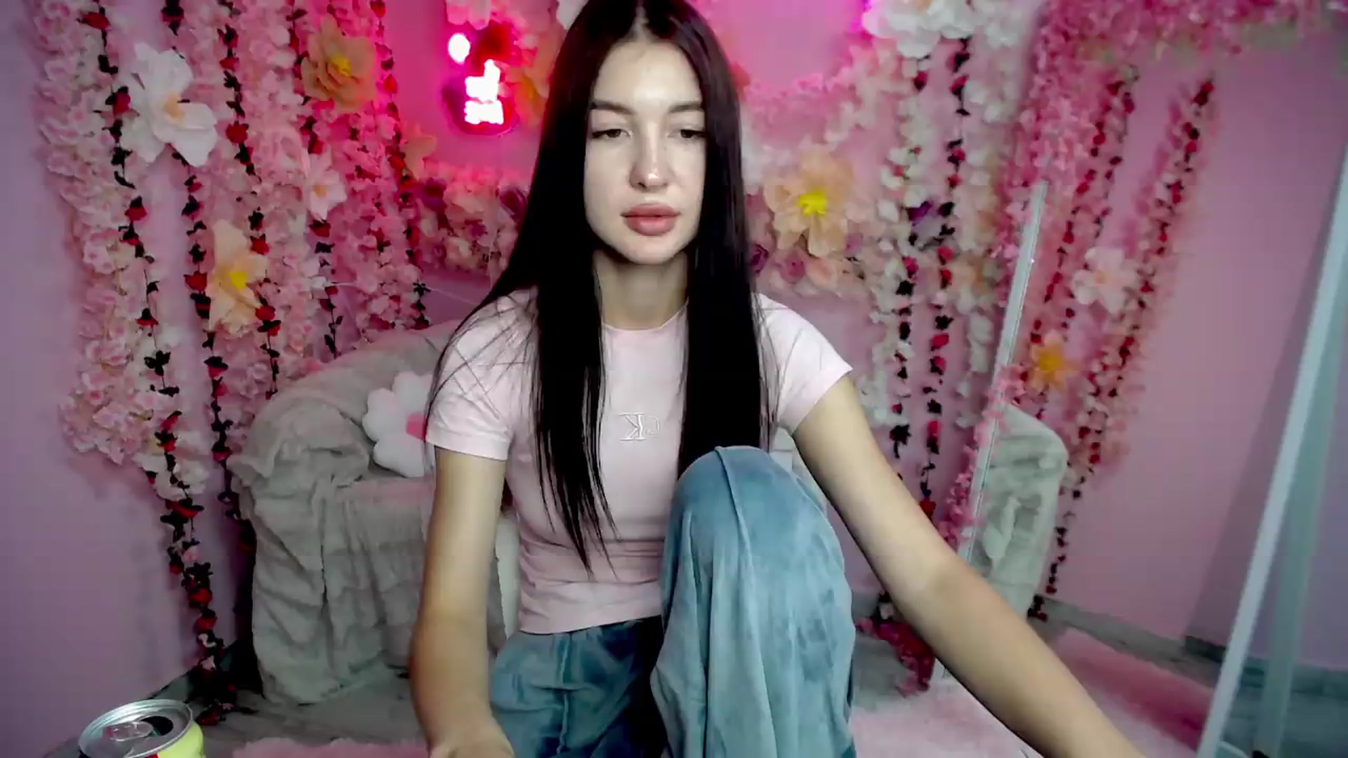 Gallery image thumbnail from GraceBennet's myfreecams stream on, 08/13/2026, 10:57 image 7 of 20