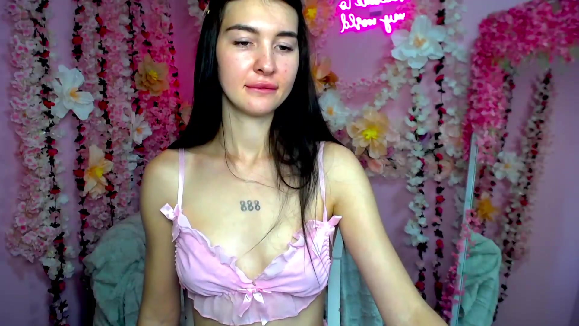 Gallery image thumbnail from GraceBennet's myfreecams stream on, 08/23/2026, 11:04 image 7 of 20
