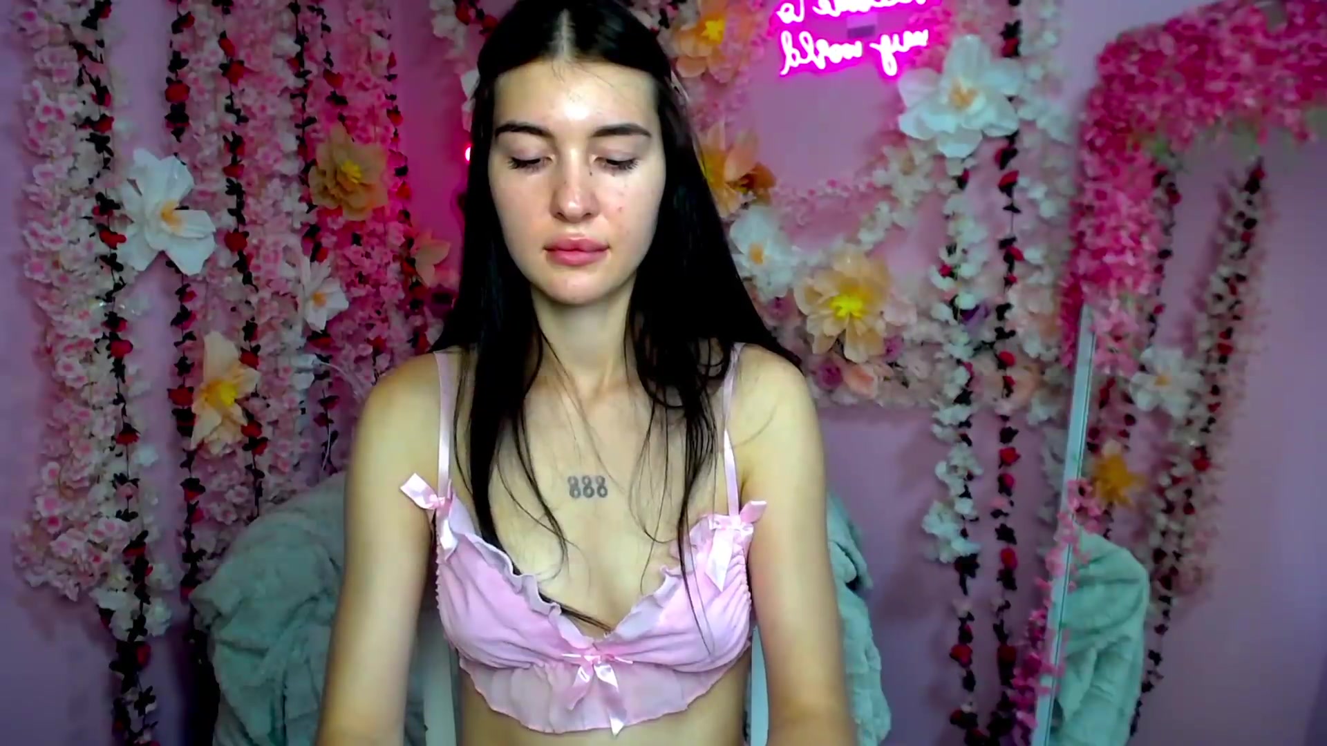 Gallery image thumbnail from GraceBennet's myfreecams stream on, 08/23/2026, 11:04 image 6 of 20