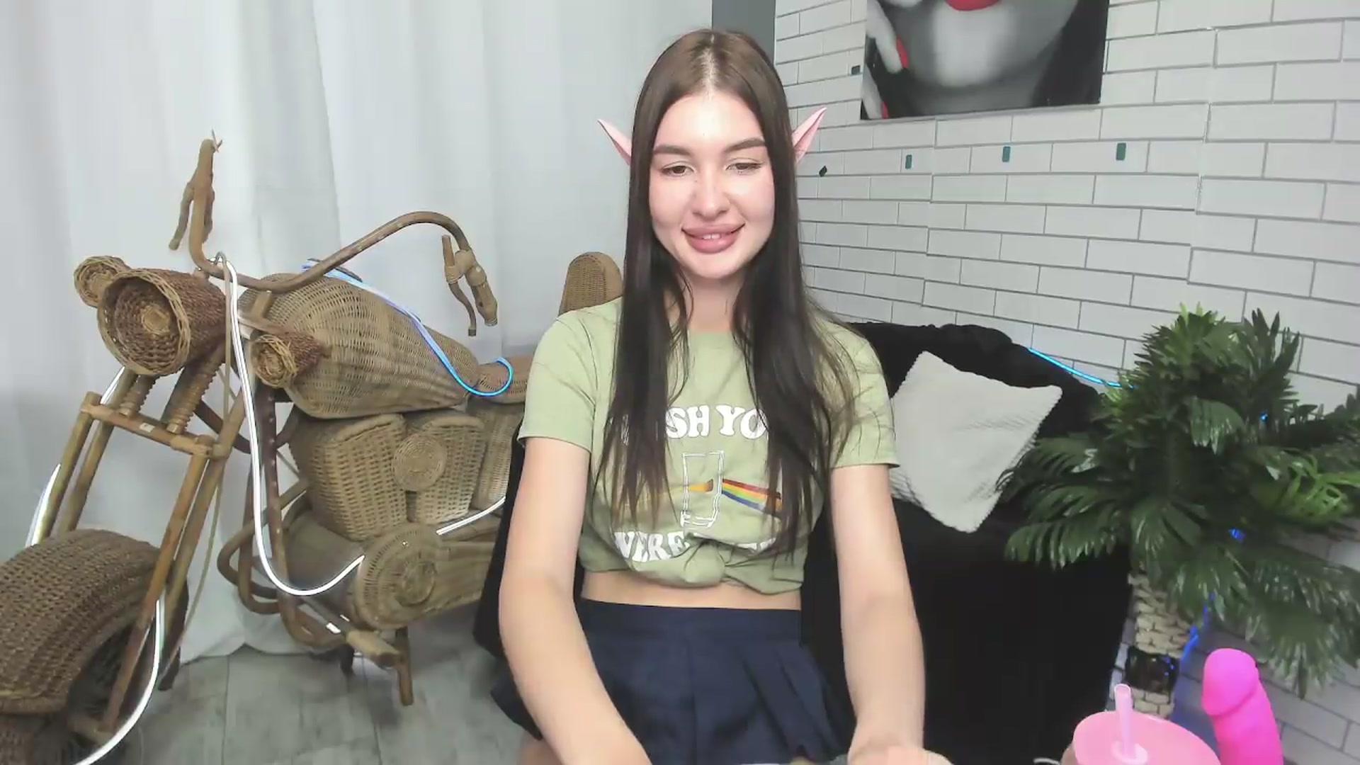 Gallery image thumbnail from GraceBennet's myfreecams stream on, 09/22/2026, 12:40 image 6 of 20