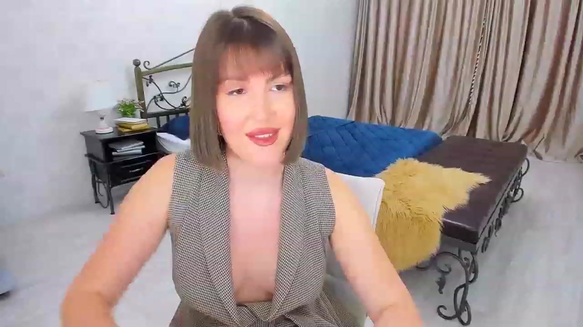 Gallery image thumbnail from GracePanther's myfreecams stream on, 11/27/2022, 08:36 image 9 of 20