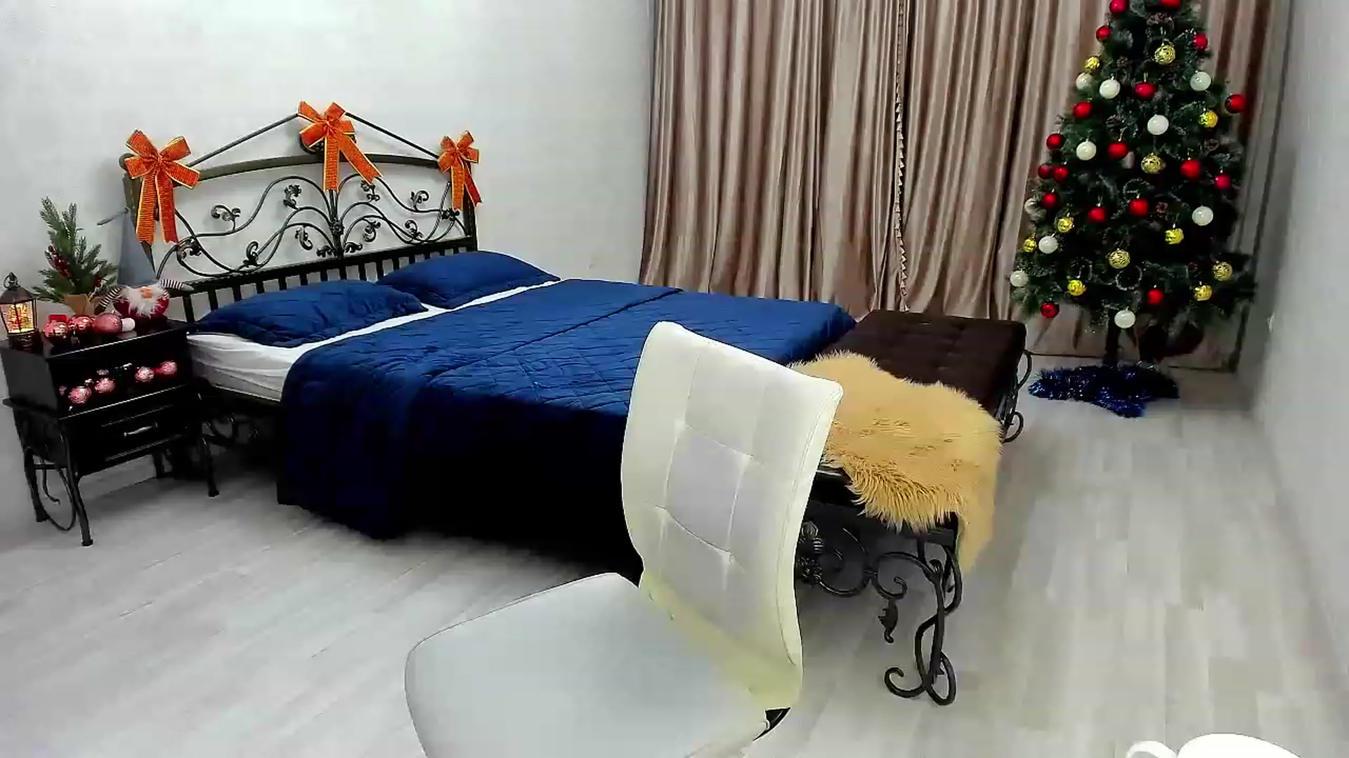 Gallery image thumbnail from GracePanther's myfreecams stream on, 12/16/2022, 02:08 image 19 of 20