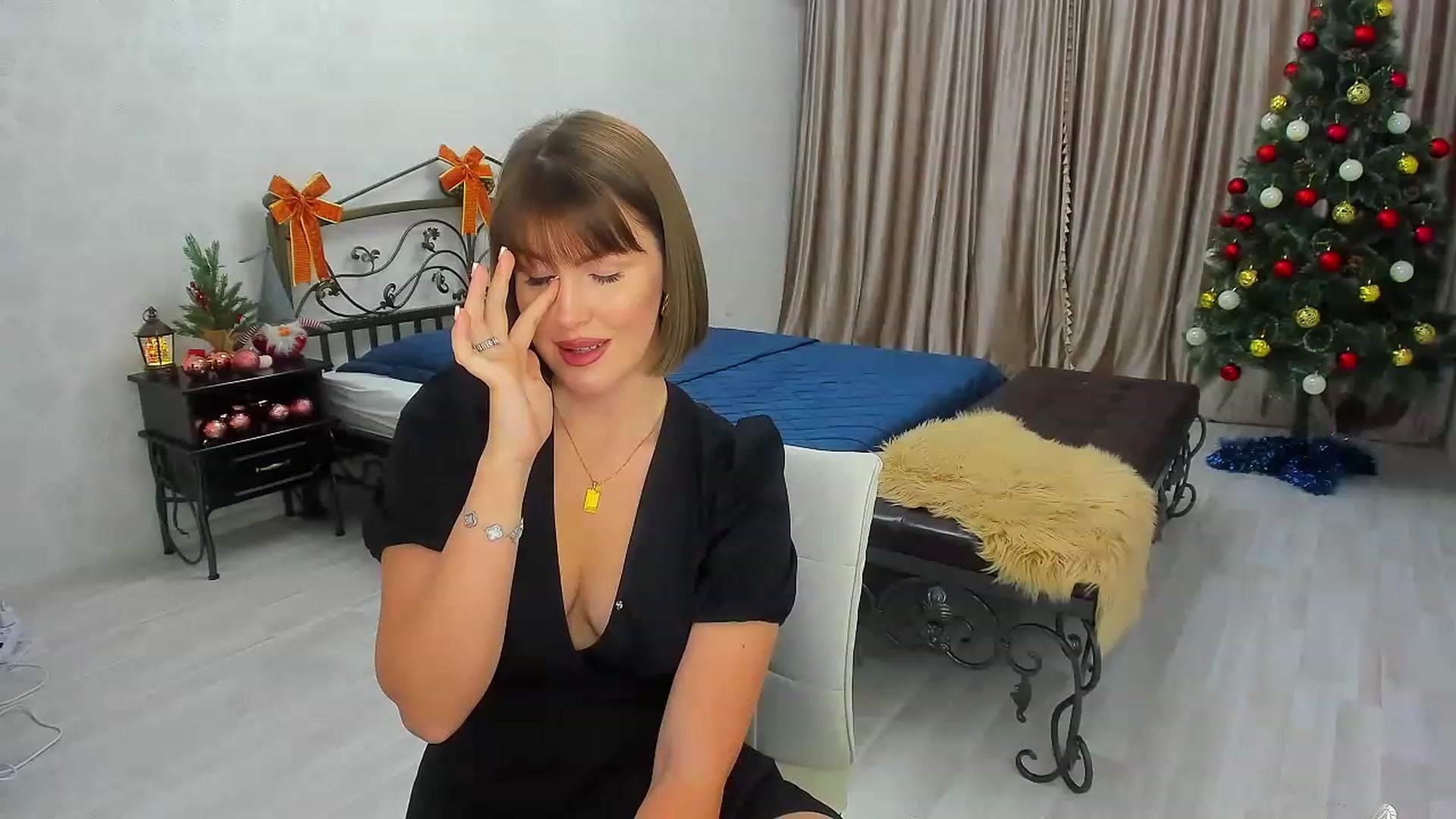 Gallery image thumbnail from GracePanther's myfreecams stream on, 12/17/2022, 06:54 image 17 of 20