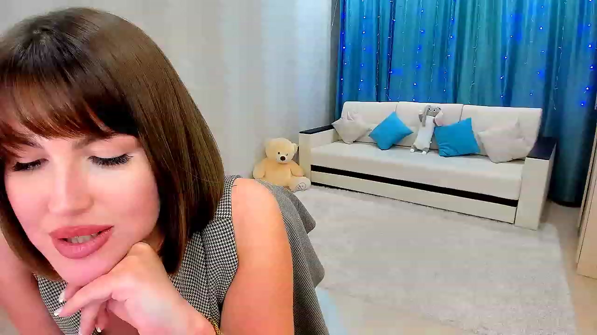 Gallery image thumbnail from GracePanther's myfreecams stream on, 12/20/2022, 07:33 image 15 of 20