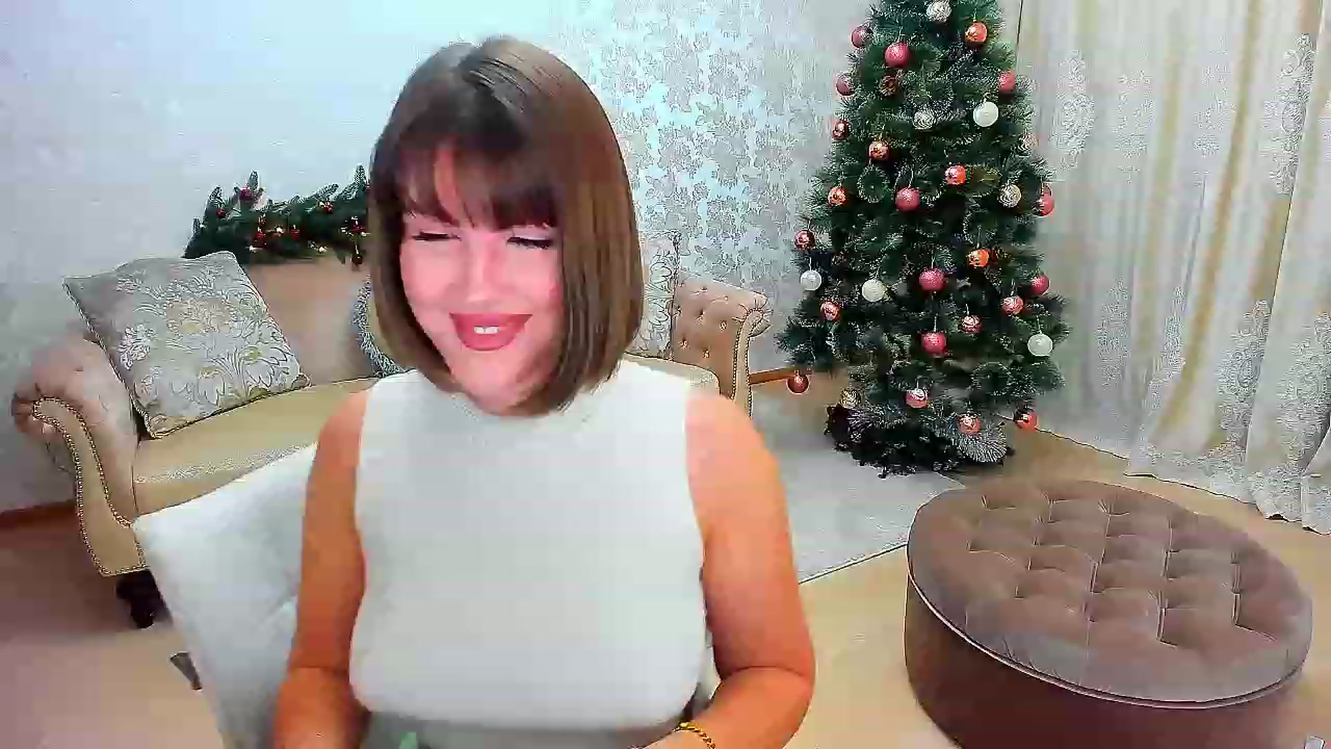 Gallery image thumbnail from GracePanther's myfreecams stream on, 12/27/2022, 04:07 image 12 of 20