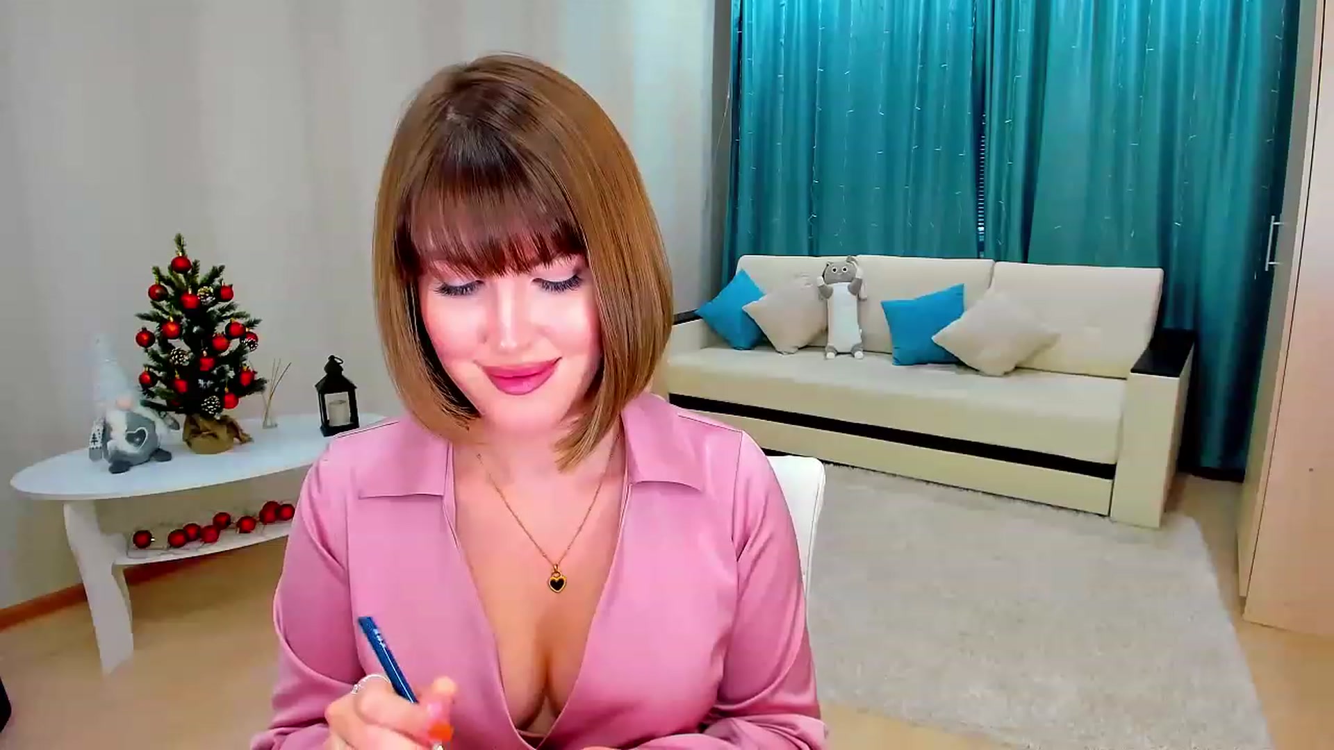 Gallery image thumbnail from GracePanther's myfreecams stream on, 01/16/2023, 07:20 image 6 of 20