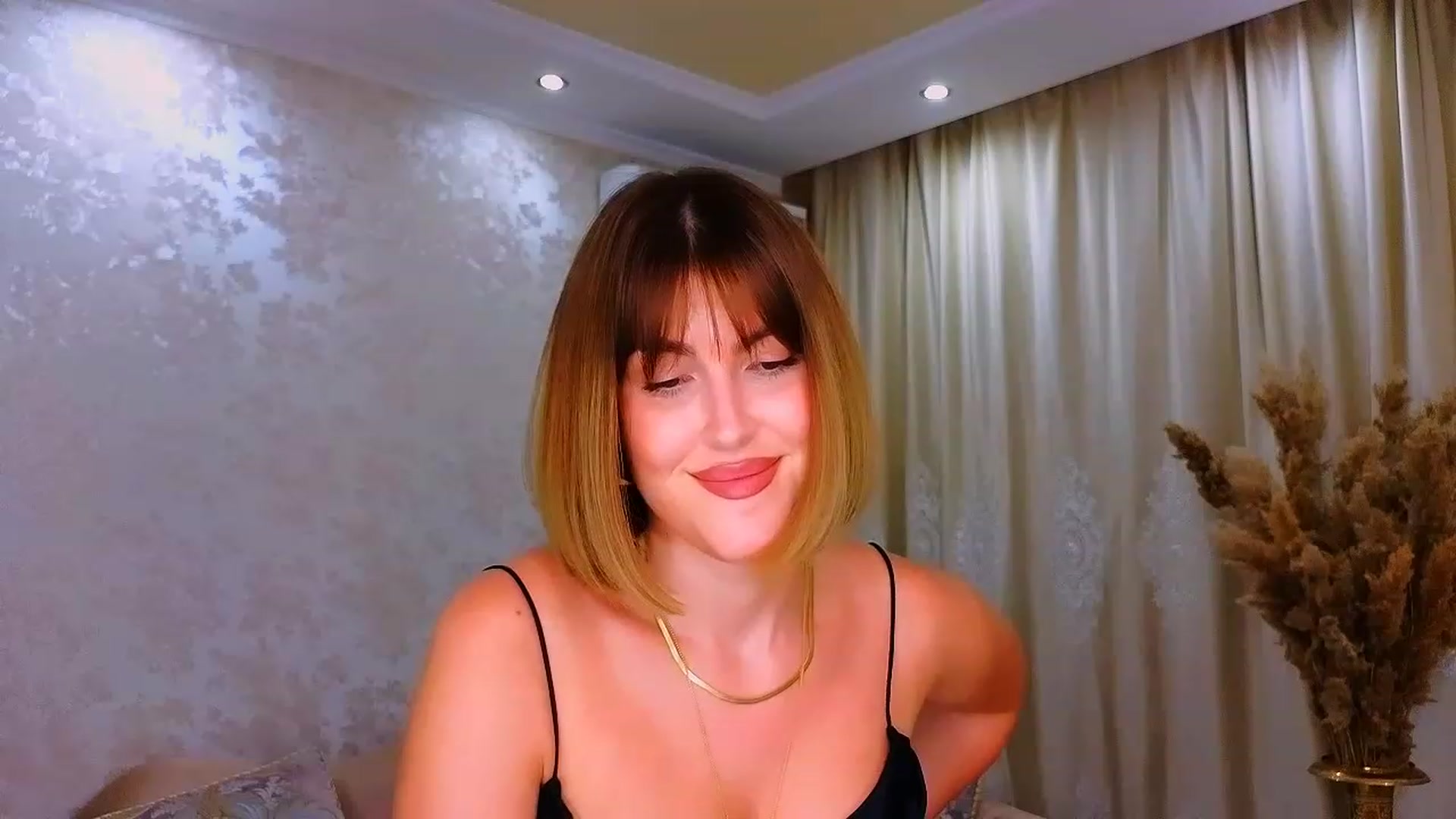 Gallery image thumbnail from GracePanther's myfreecams stream on, 06/18/2023, 14:19 image 14 of 20