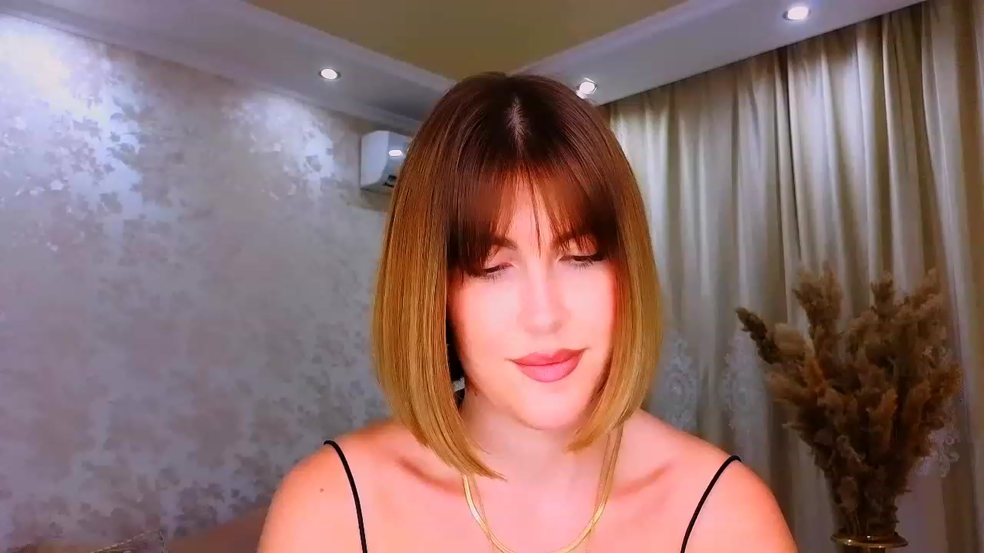 Gallery image thumbnail from GracePanther's myfreecams stream on, 06/18/2023, 14:19 image 3 of 20