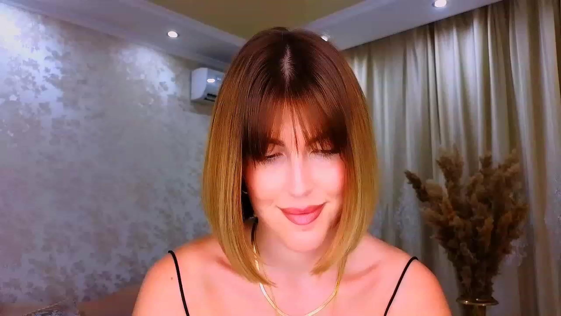 Gallery image thumbnail from GracePanther's myfreecams stream on, 06/18/2023, 14:19 image 4 of 20