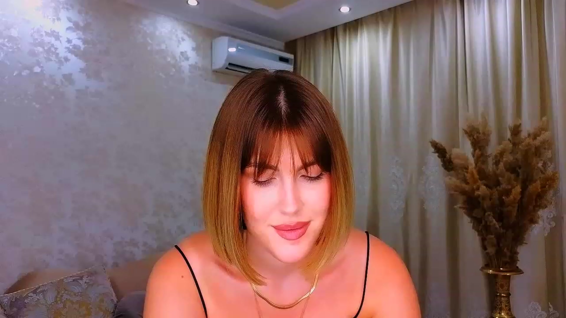 Gallery image thumbnail from GracePanther's myfreecams stream on, 06/18/2023, 14:19 image 13 of 20