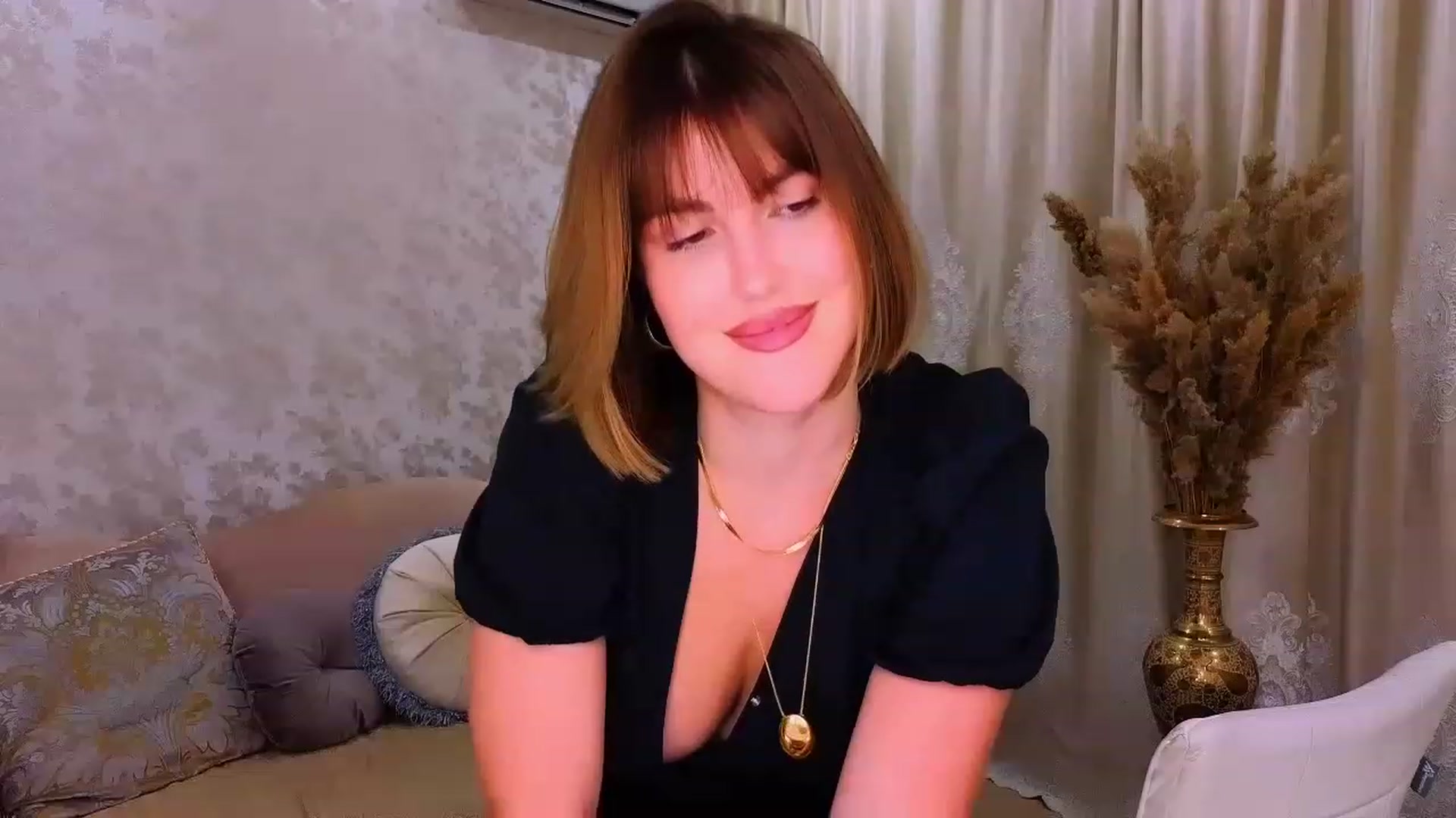 Gallery image thumbnail from GracePanther's myfreecams stream on, 06/18/2023, 18:16 image 5 of 20