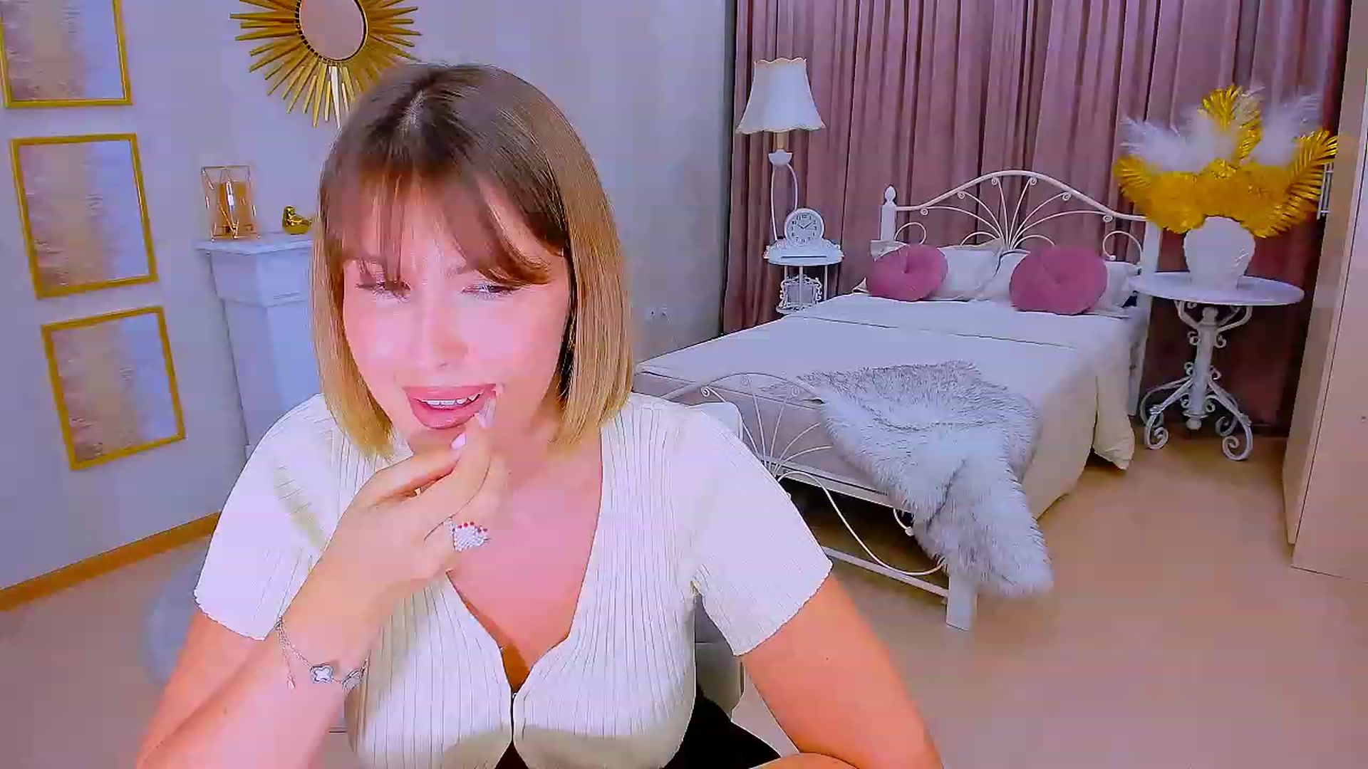 Gallery image thumbnail from GracePanther's myfreecams stream on, 08/28/2023, 09:06 image 4 of 20