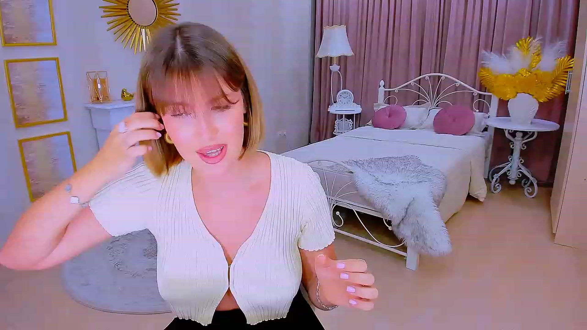 Gallery image thumbnail from GracePanther's myfreecams stream on, 08/28/2023, 09:06 image 7 of 20