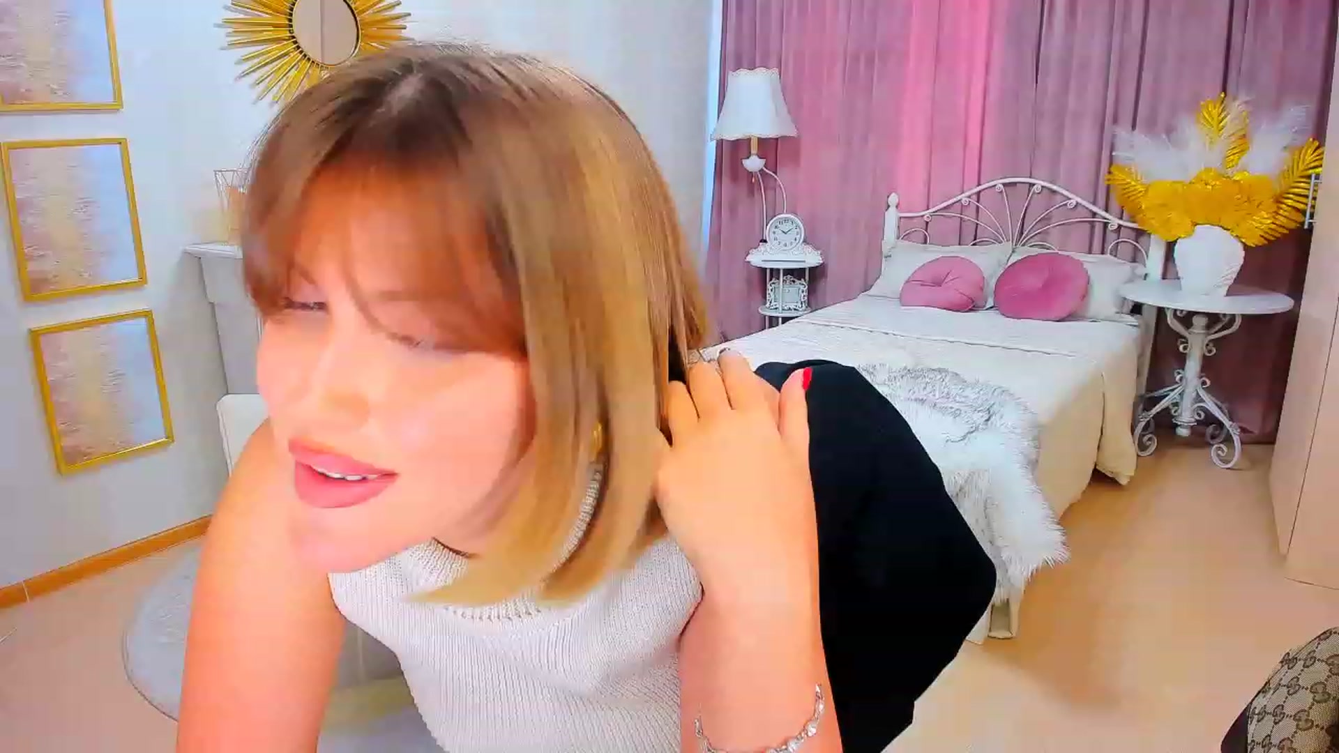 Gallery image thumbnail from GracePanther's myfreecams stream on, 09/18/2023, 07:57 image 12 of 20