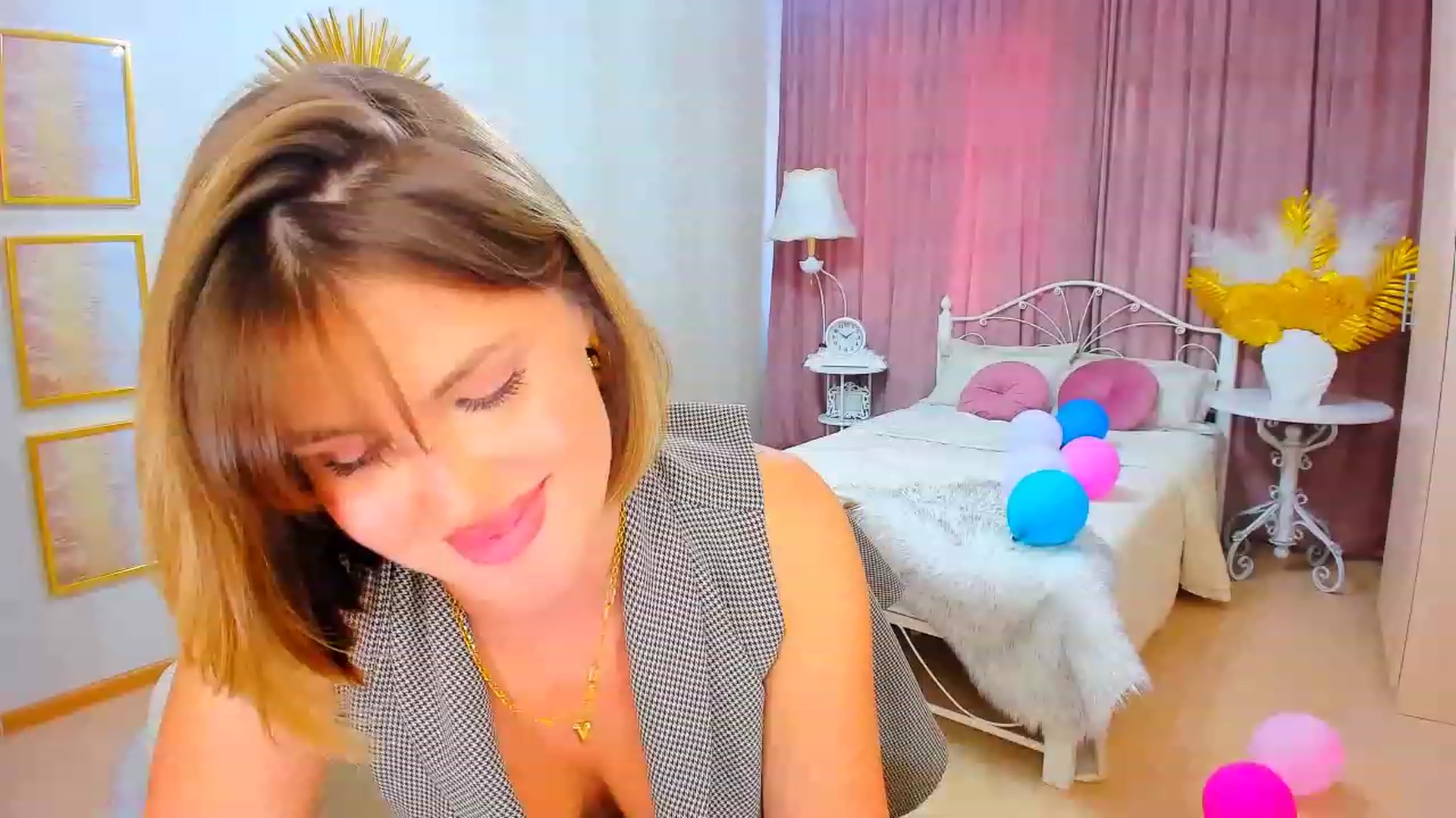 Gallery image thumbnail from GracePanther's myfreecams stream on, 09/19/2023, 07:32 image 18 of 20