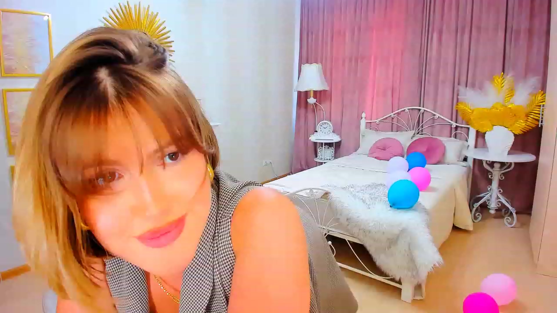 Gallery image thumbnail from GracePanther's myfreecams stream on, 09/19/2023, 07:32 image 13 of 20