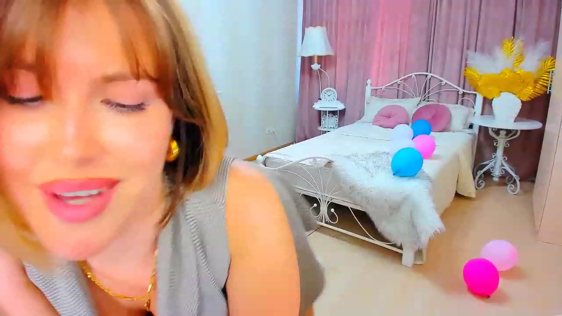 Gallery image thumbnail from GracePanther's myfreecams stream on, 09/19/2023, 07:32 image 6 of 20