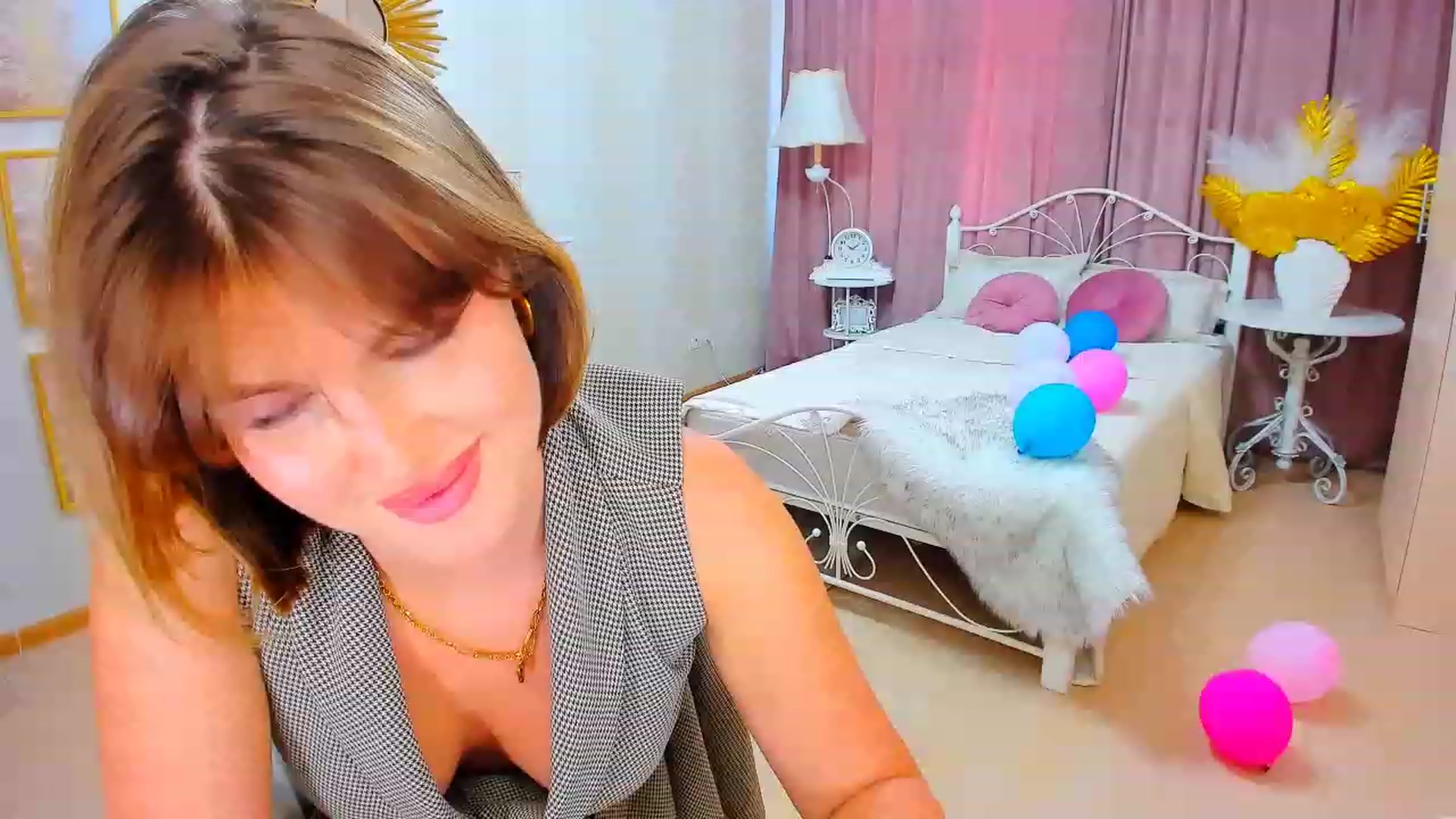 Gallery image thumbnail from GracePanther's myfreecams stream on, 09/19/2023, 07:32 image 7 of 20