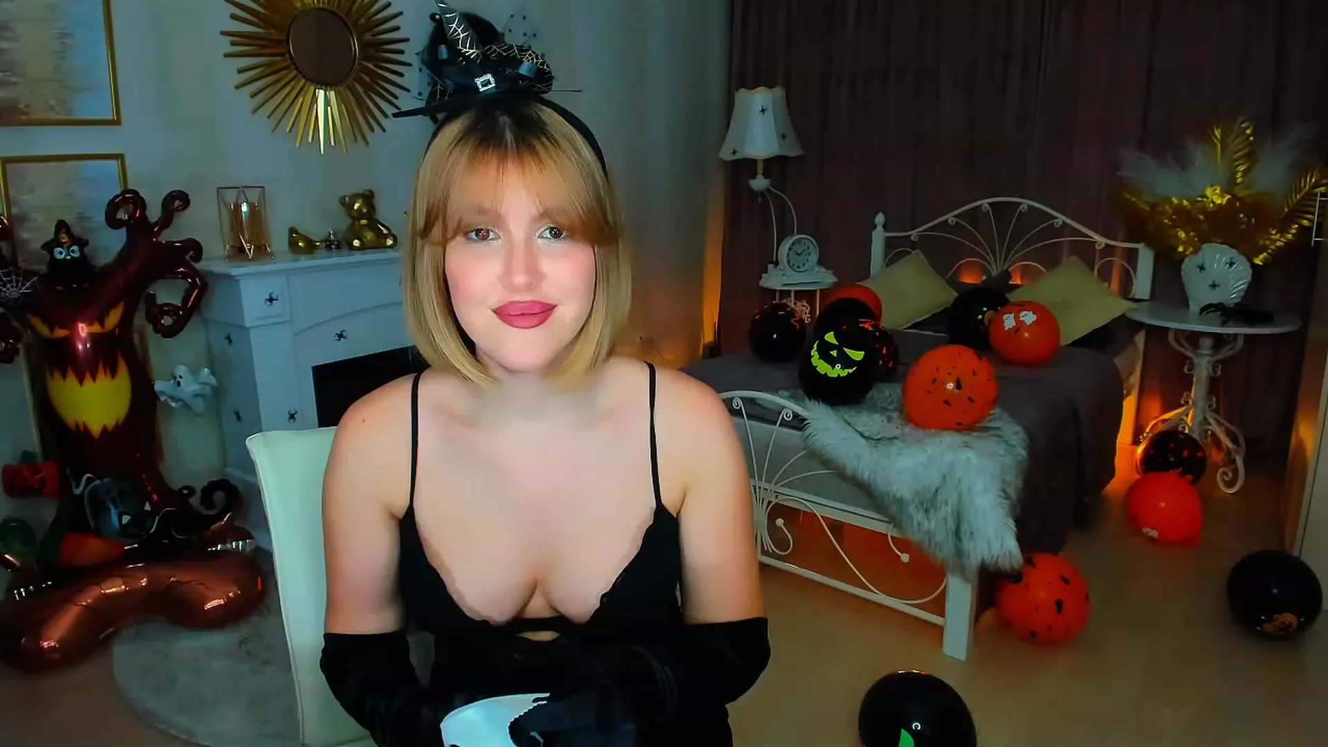 Gallery image thumbnail from GracePanther's myfreecams stream on, 10/31/2023, 07:47 image 15 of 20