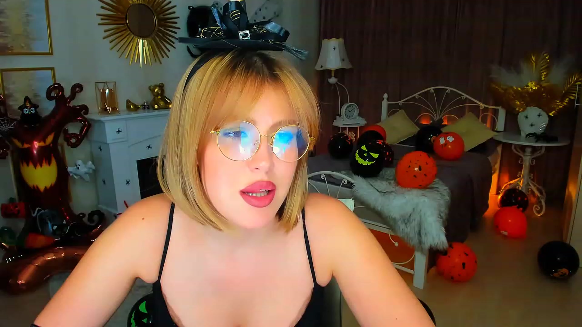 Gallery image thumbnail from GracePanther's myfreecams stream on, 10/31/2023, 07:47 image 3 of 20